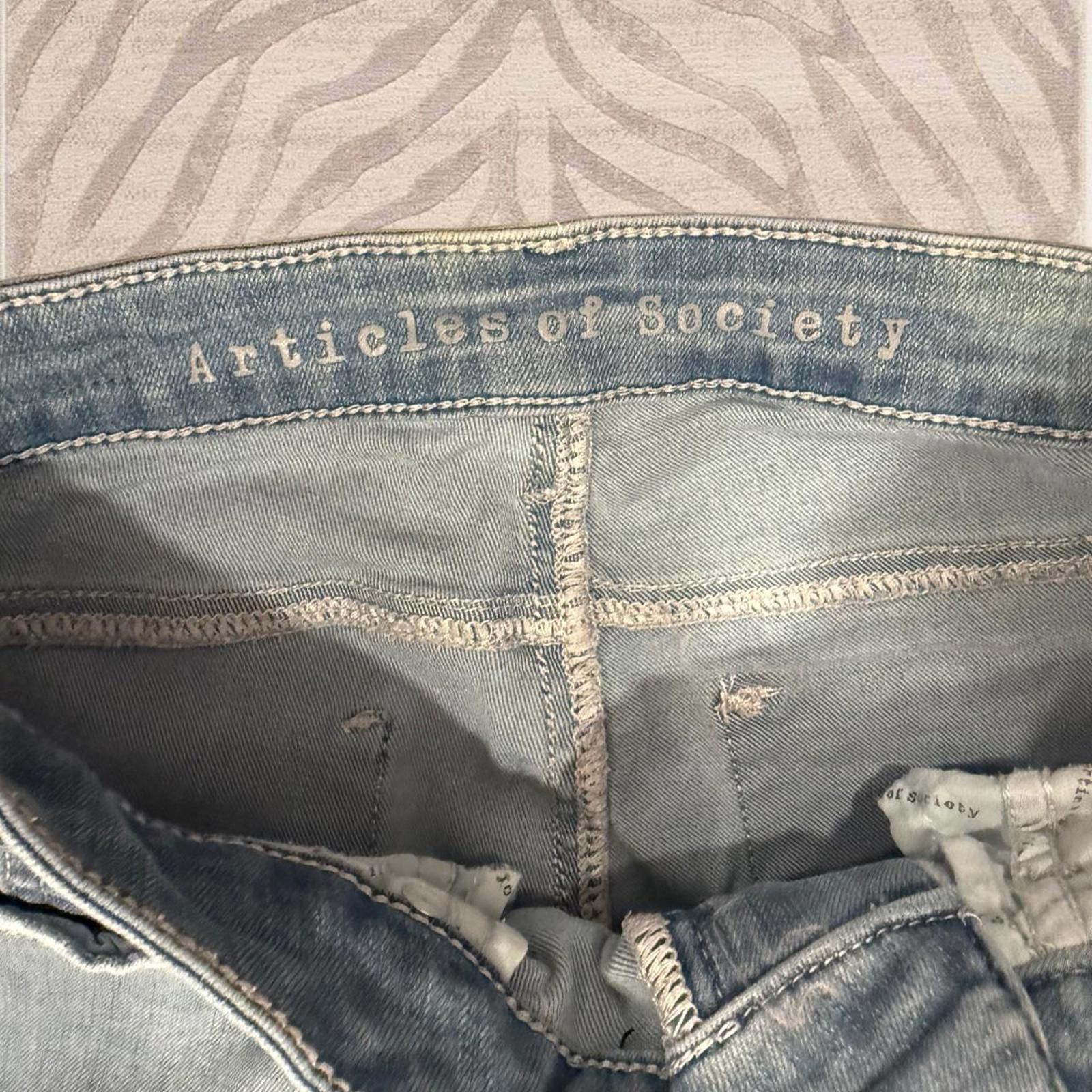 Other Articles of Society Light Wash Jeans- 25 Size 28" / US 6 / IT 42 - 5 Thumbnail