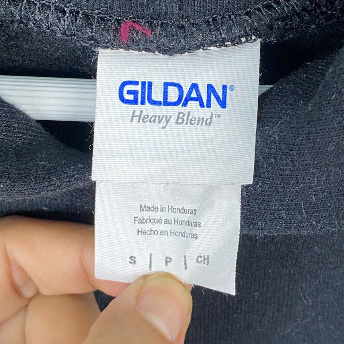 Gildan × Vintage Vintage Gildan Heavy Hoodie Printed Sweater Black Size US M / EU 48-50 / 2 - 8 Thumbnail