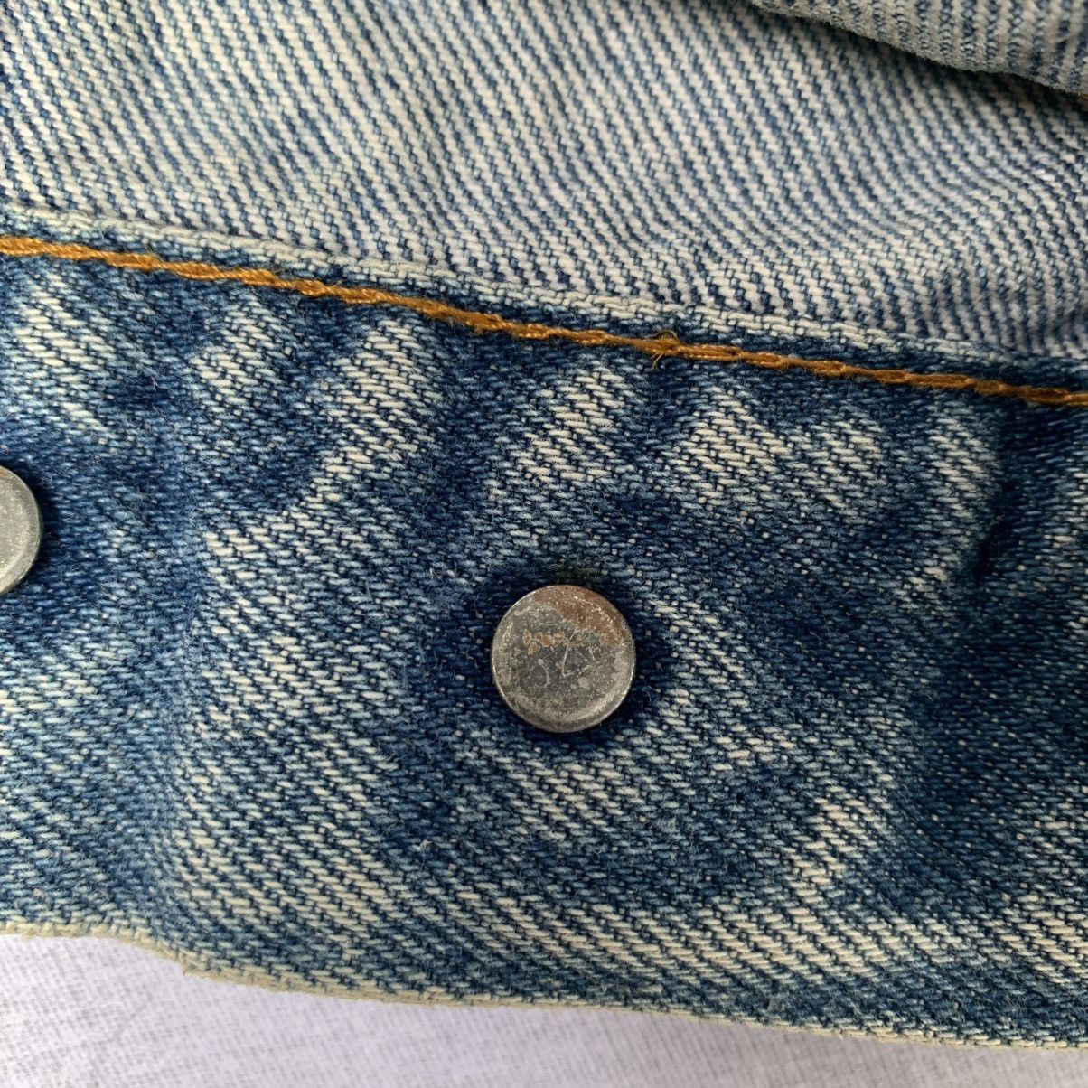 Levi's vintage Levi's trucker jacket distressed Size US L / EU 52-54 / 3 - 5 Thumbnail