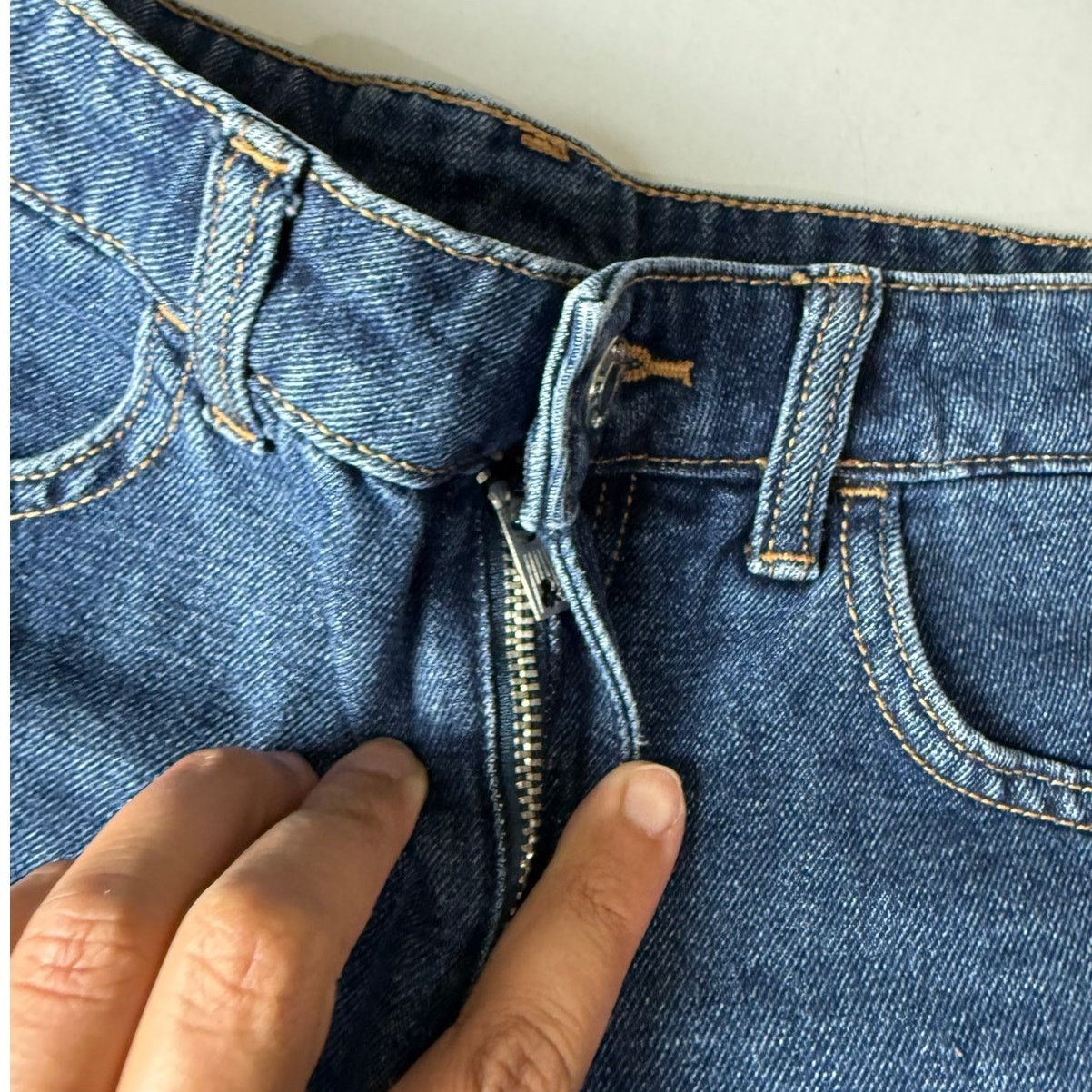 Other Stylish Women's Shorts Size 6 - Pre-Owned & Excellent Size 28" / US 6 / IT 42 - 7 Thumbnail