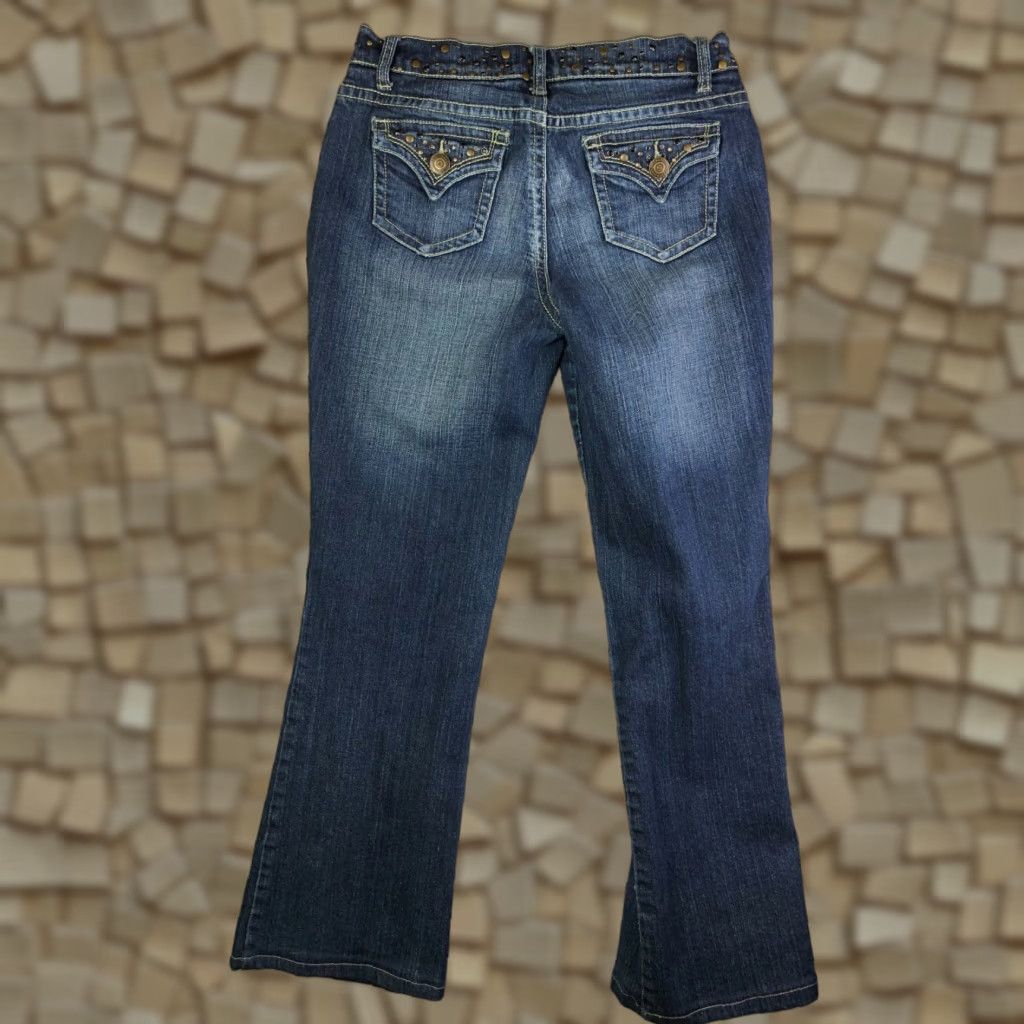 Denime Zana Di Bootcut Jeans Womens Size 8 28x28 Blue Denim Rhinestone Accented Vintage: No Regular Rise Mid 28 in Inseam Zip Closure Cotton Denim Size 30" / US 8 / IT 44 - 1 Thumbnail