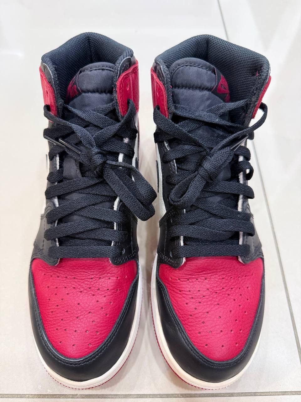 Nike Jordan 1 Retro High Bred Toe (GS) (2018) Size US 7 / IT 37 - 3 Thumbnail