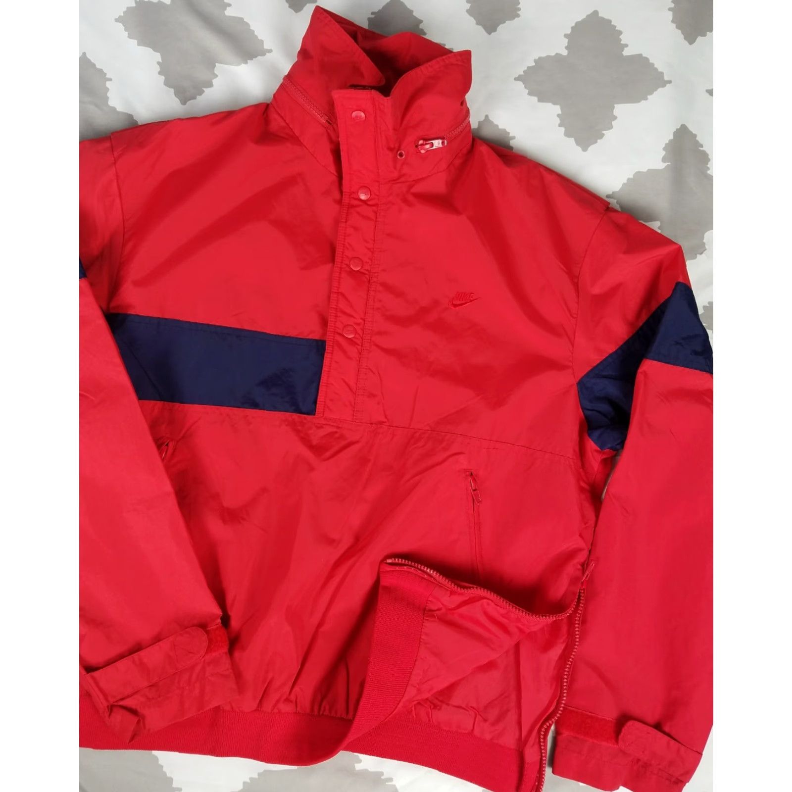 Nike VINTAGE Nike Air 80s Windbreaker Jacket Mens L Red 80s Nike Air Vintage Bomber Pullover Size US L / EU 52-54 / 3 - 7 Thumbnail