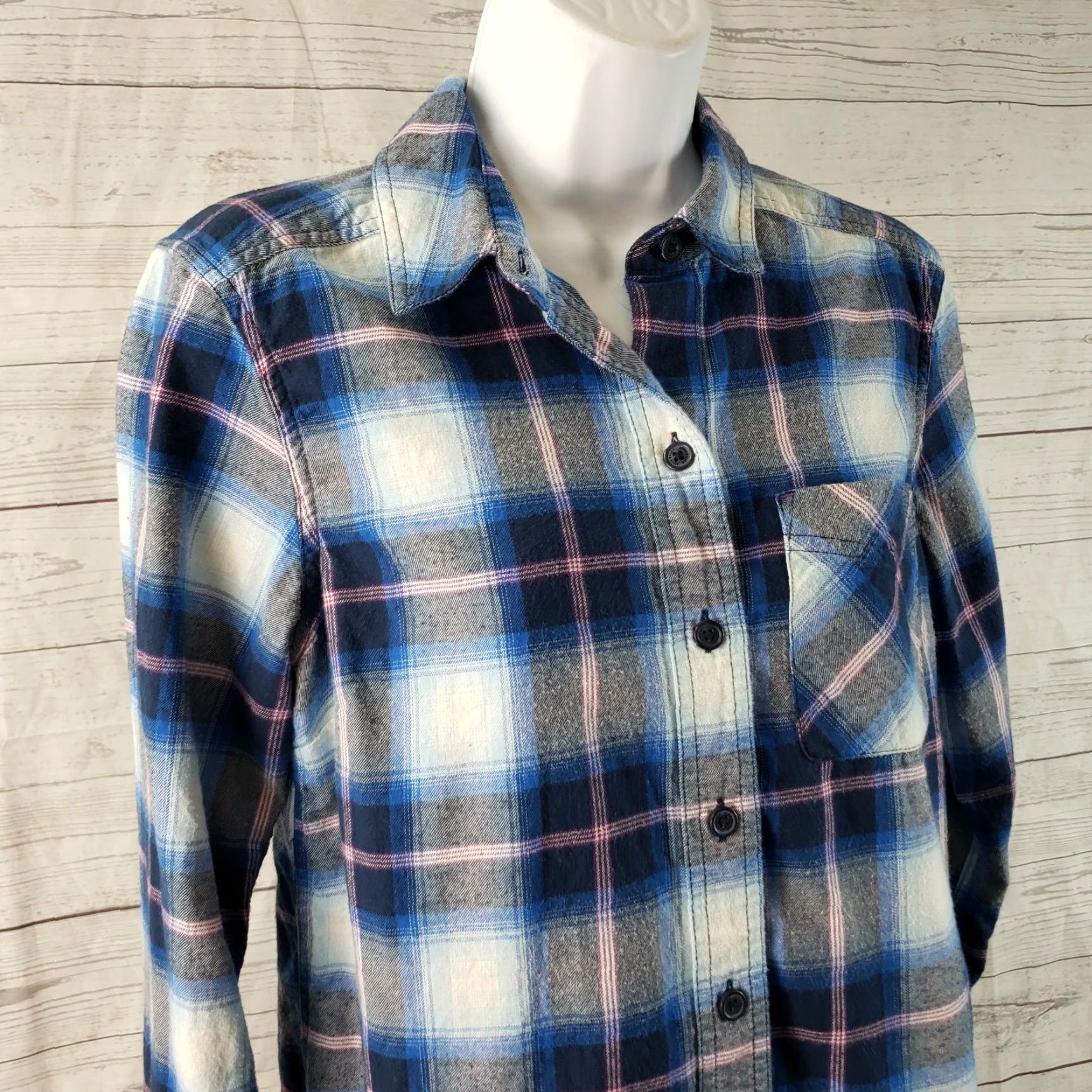 Eddie Bauer Eddie Bauer Womens Button Front Shirt Blue Plaid Cotton S Button-Up Shirt Womens Small Blue Plaid Cotton Size S / US 4 / IT 40 - 2 Thumbnail