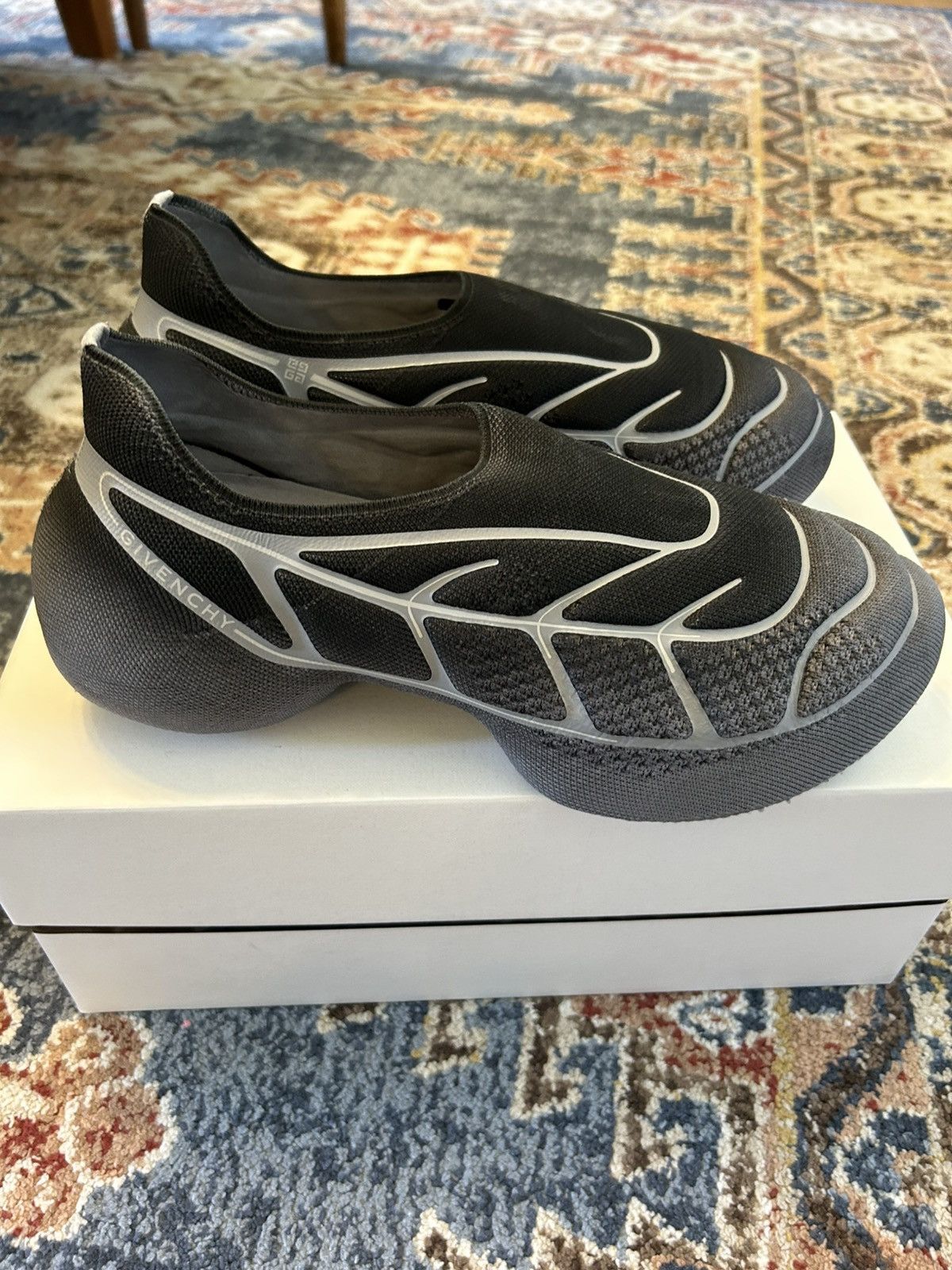 Givenchy Givenchy Man Sneakers BH00AFH1R5 004 Size EU 41