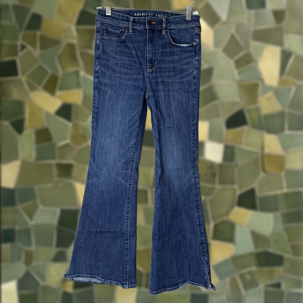 American Eagle Outfitters American Eagle Jeans Womens 6 Blue Super High Rise Flare Hippie Preppy Cowgirl Shirt? Size 28" / US 6 / IT 42 - 1 Thumbnail