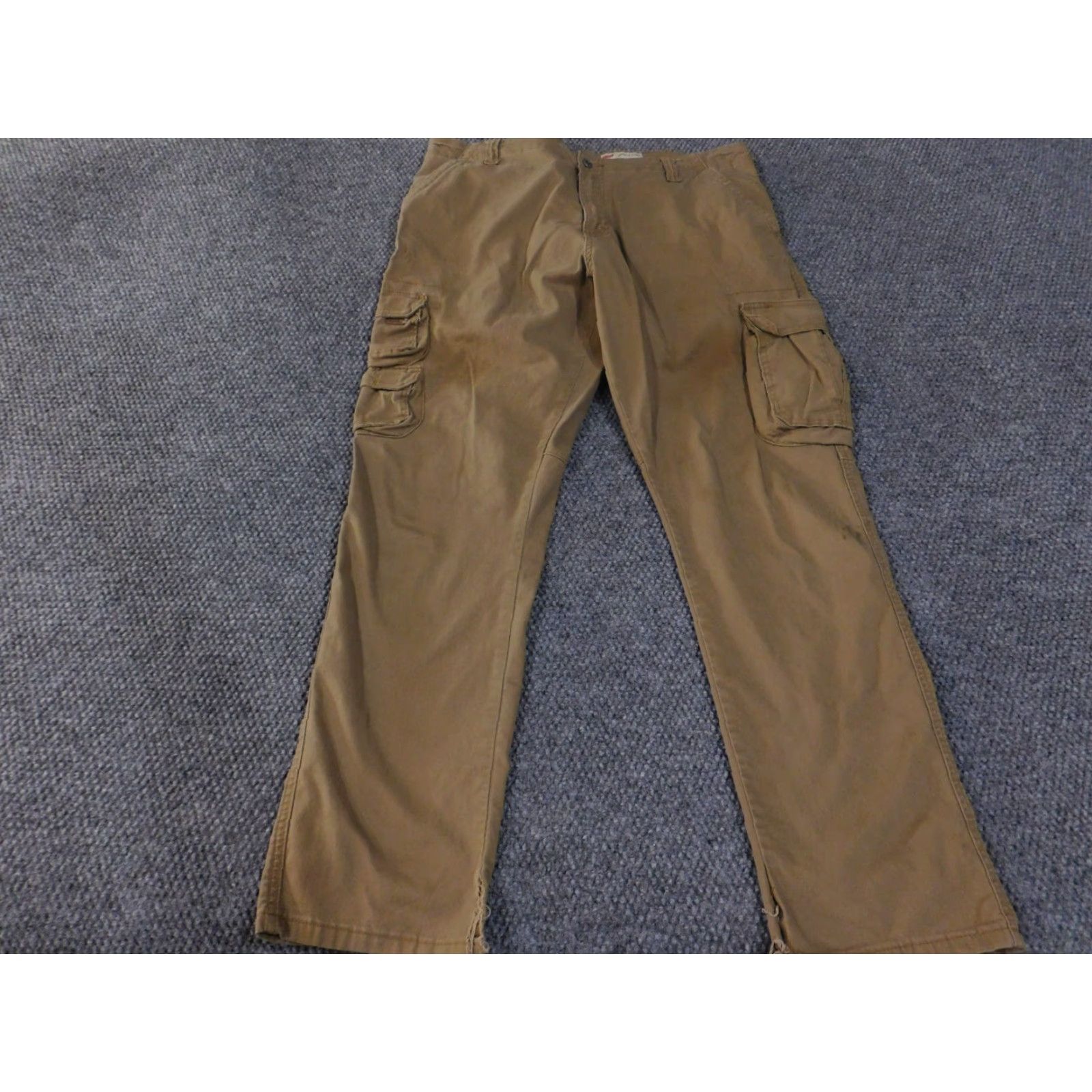 Wrangler Wrangler Cargo Pants Mens 38x32 Khaki Regular Tapered Beige Outdoors Utility Pants straight leg Workwear Casual 38x32 Mens Beige Cargo Pants Wrangler Size US 38 / EU 54 - 2 Thumbnail