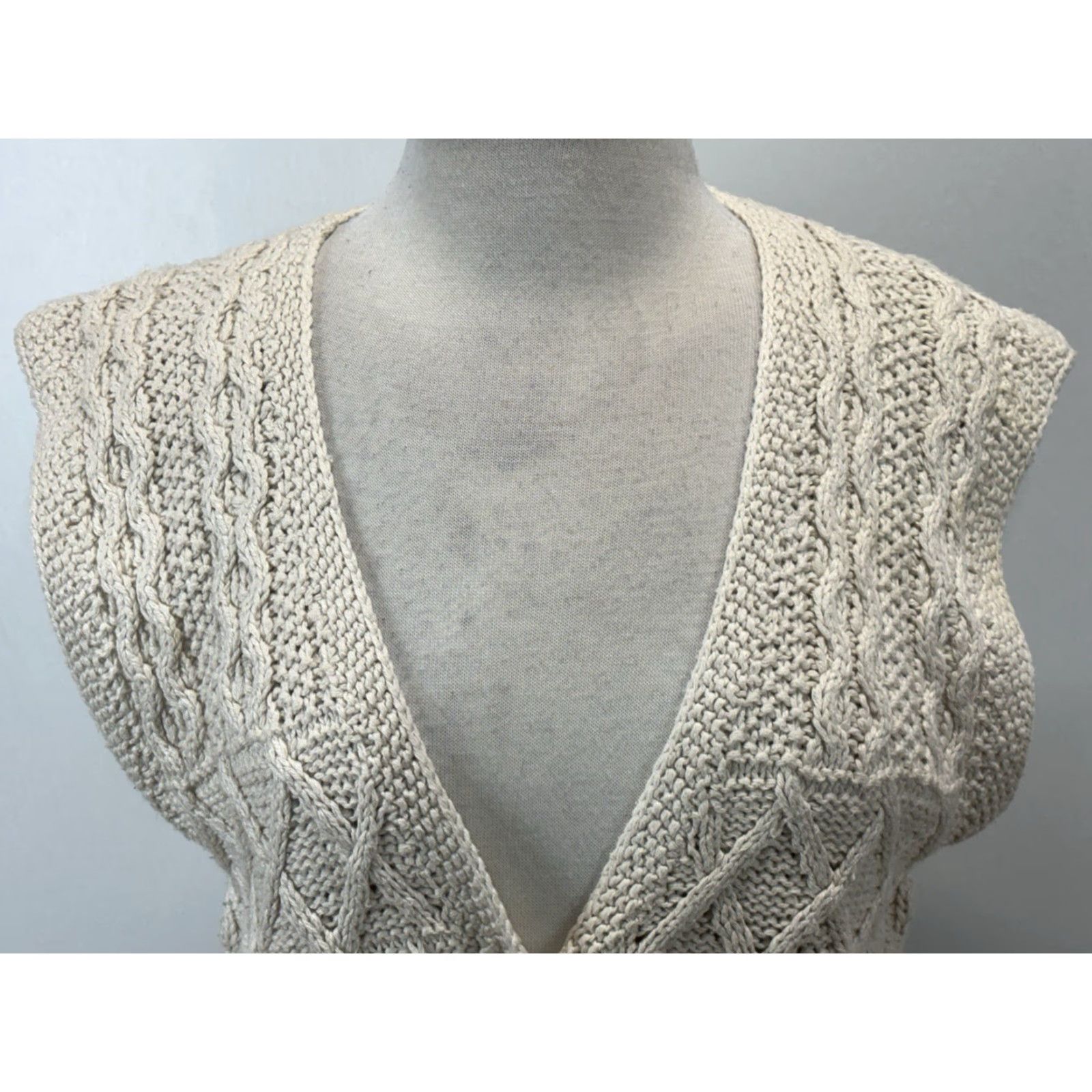Talbots VINTAGE Talbots Hand Knit Sweater Women’s Small Ivory Cableknit 90s Fisherman V-Neck Sleeveless Vest Mens? Size S / US 4 / IT 40 - 6 Thumbnail