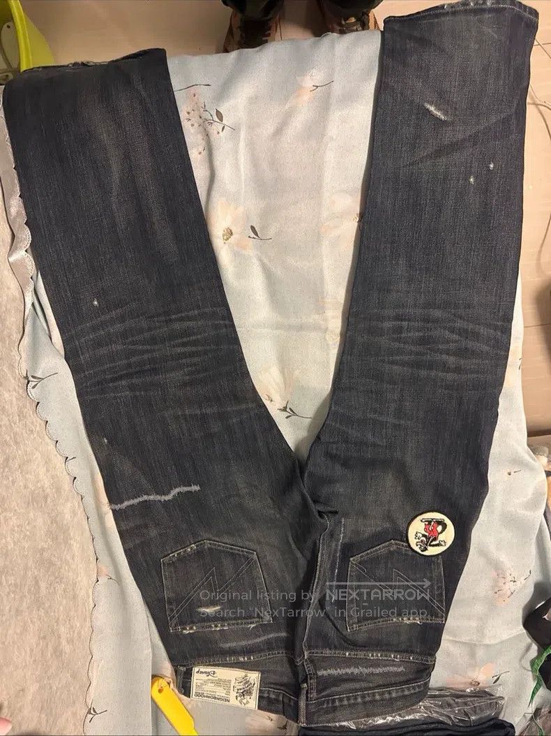 Neighborhood Neighborhood size S Classic Disney Washed Destroyed King D Size US 27 - 2 Thumbnail