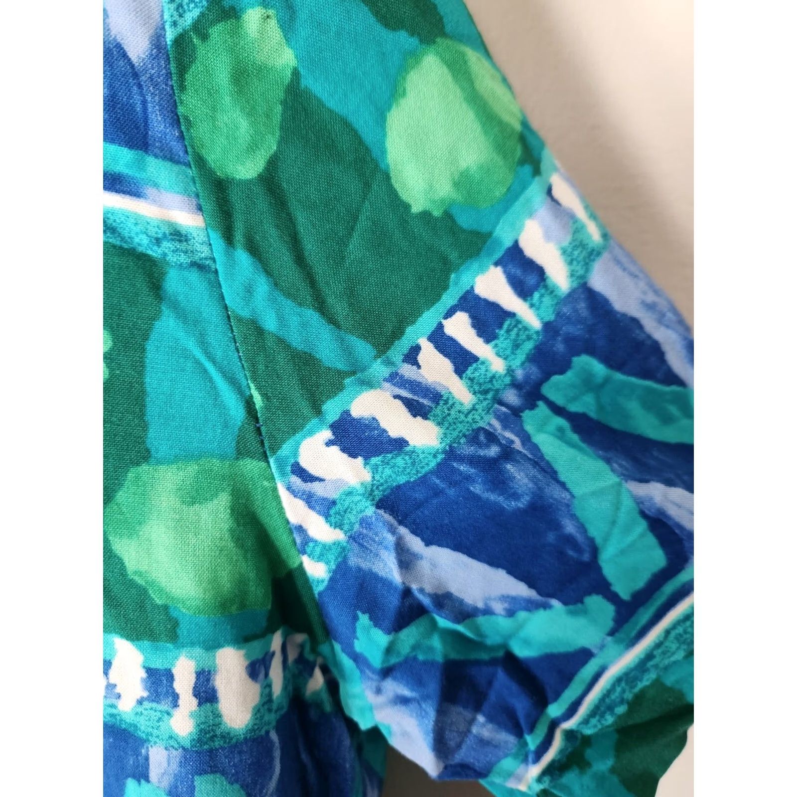 Vintage VINTAGE Two Twenty Shirt M Green 1990s Rayon Women’s Button Up Top Size M / US 6-8 / IT 42-44 - 4 Thumbnail