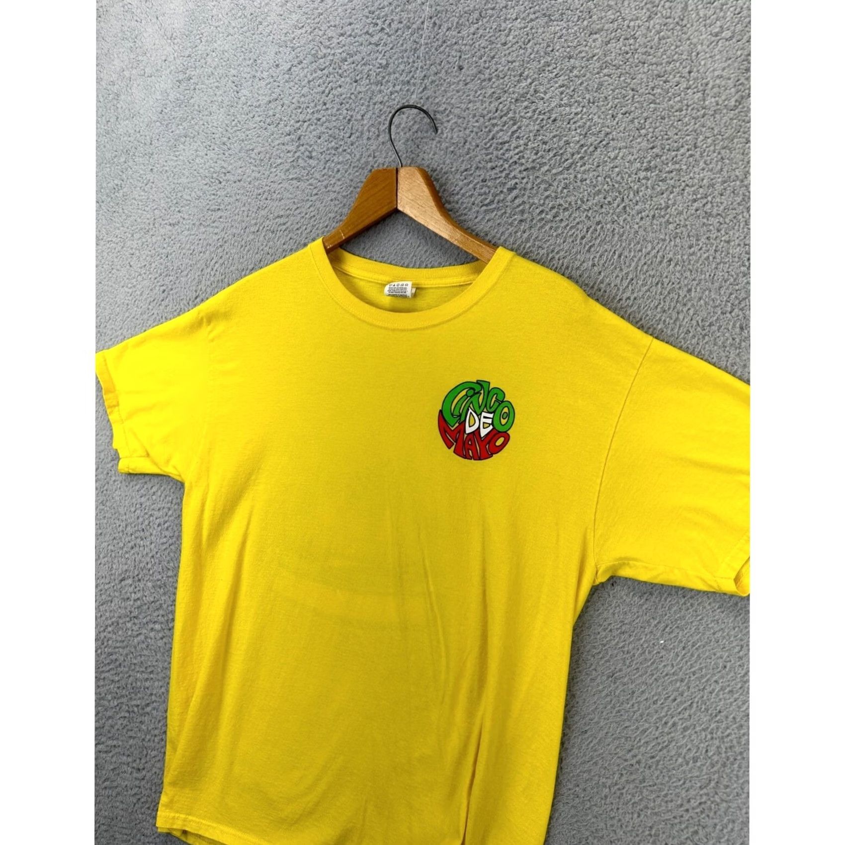 Fruit Of The Loom Cinco de Mayo Yellow T Shirt Size Large Graphic Guerra's Krazy Taco Mens Short Sleeve Crew Neck Cotton T-Shirt Vintage? No Size US L / EU 52-54 / 3 - 3 Thumbnail