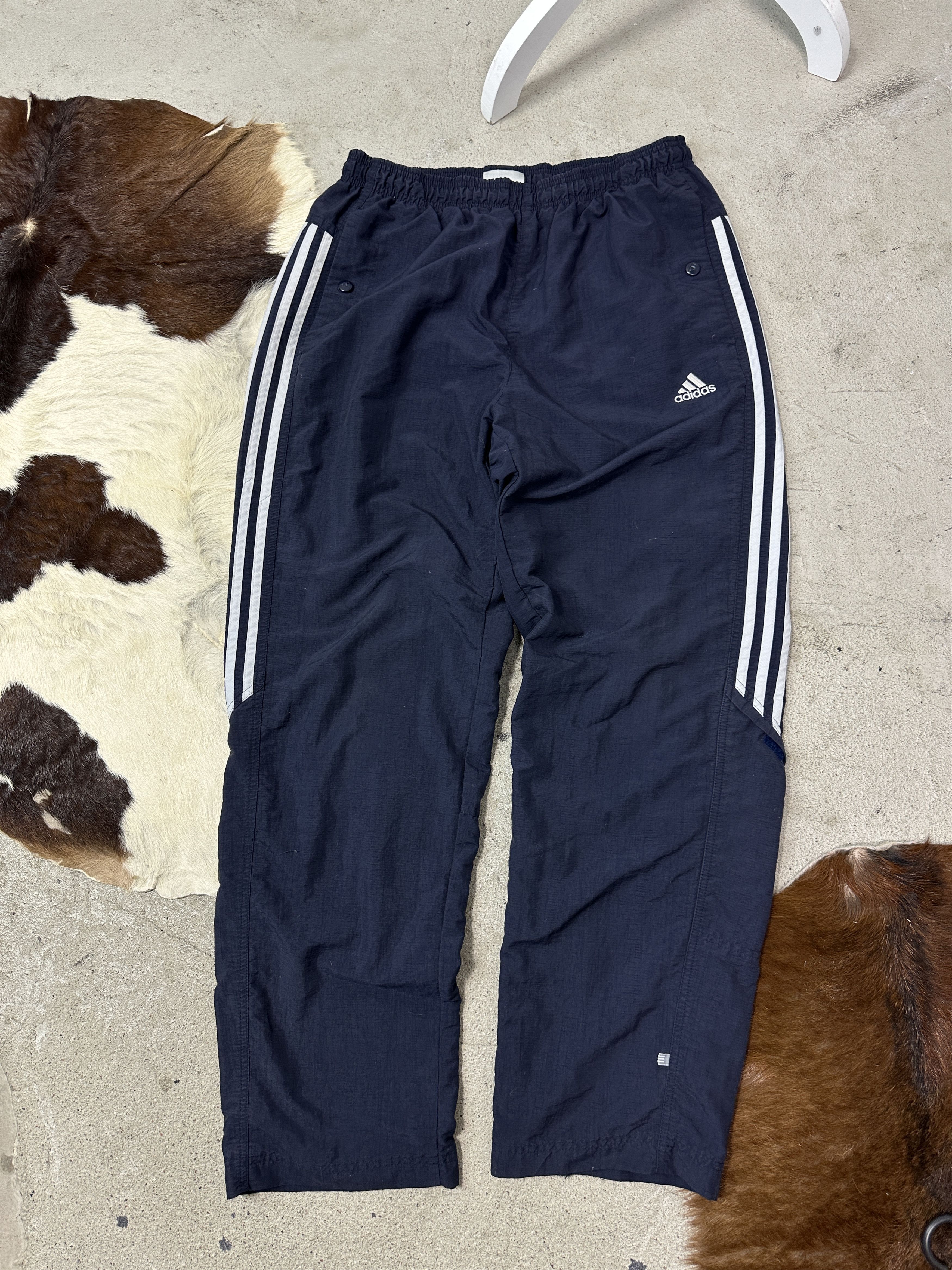 Nike Vintage Sporty Nike Parachute Spell out Logo Sweatpants 00s Size US 31 - 2 Thumbnail