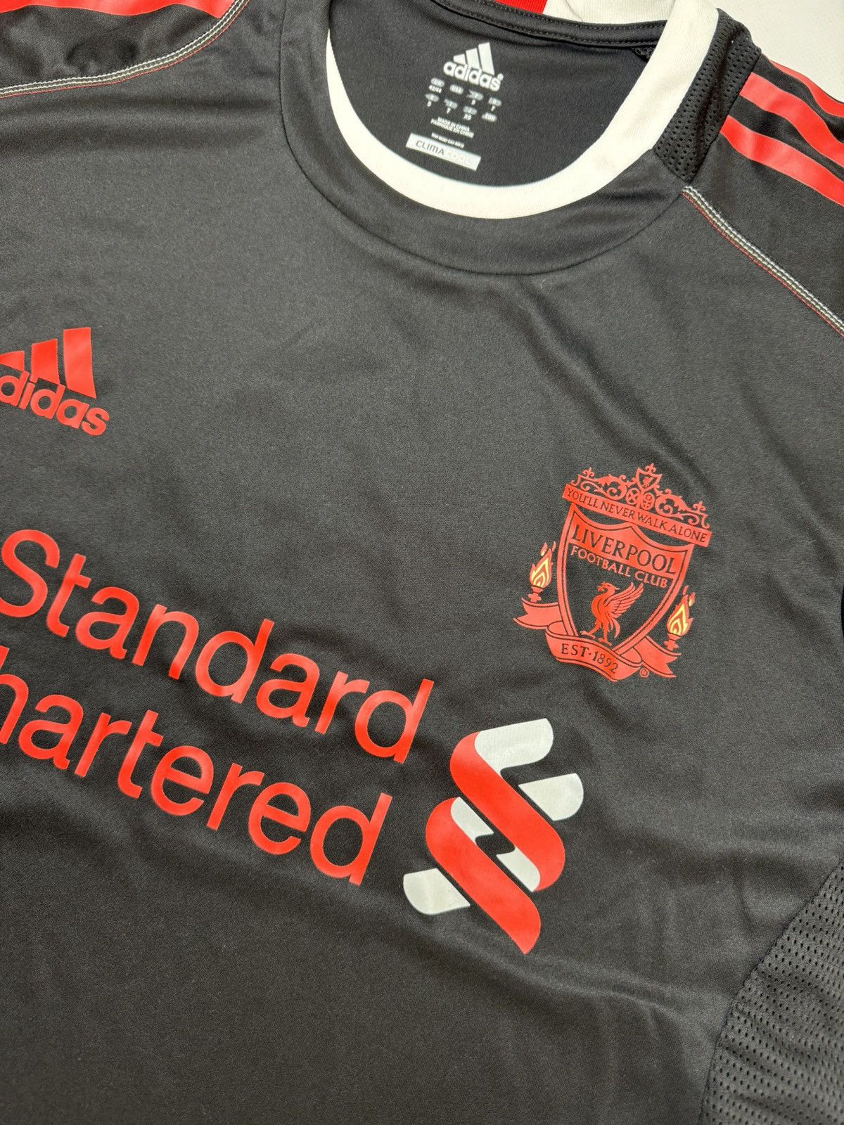 Adidas Rare vintage Liverpool adidas soccer jersey y2k Size US L / EU 52-54 / 3 - 5 Thumbnail