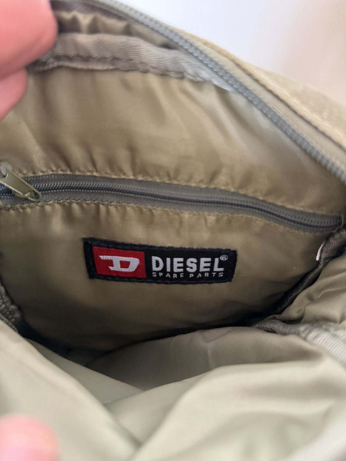Diesel Vintage Diesel Distressed Leather Y2K Messenger Bag Crossbod Size ONE SIZE - 7 Thumbnail