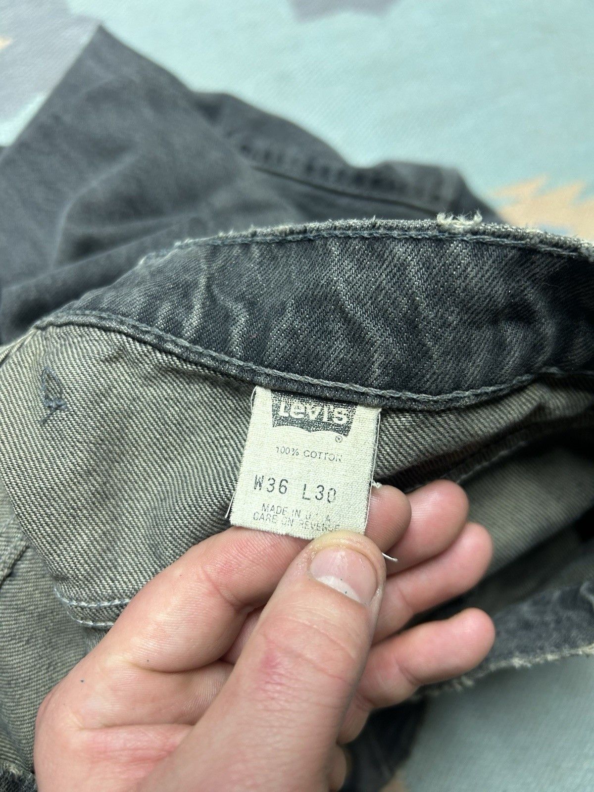 Vintage Vtg 90s Levi’s 546 jeans distressed goth grunge USA 36x30 Size US 36 / EU 52 - 9 Thumbnail