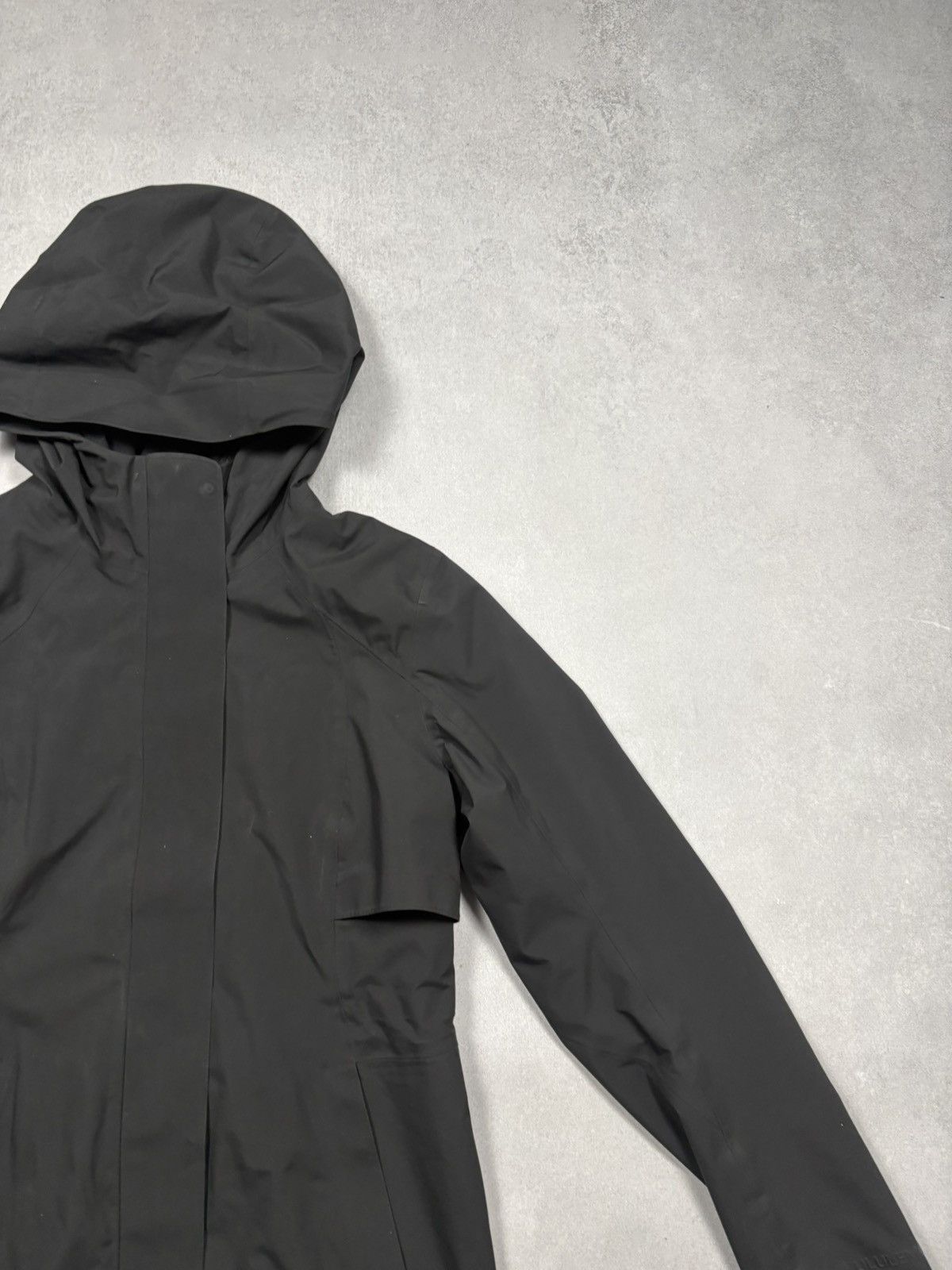 Lululemon Lululemon Black Hooded Jacket Lightweight Technical Coat Size S / US 4 / IT 40 - 2 Thumbnail