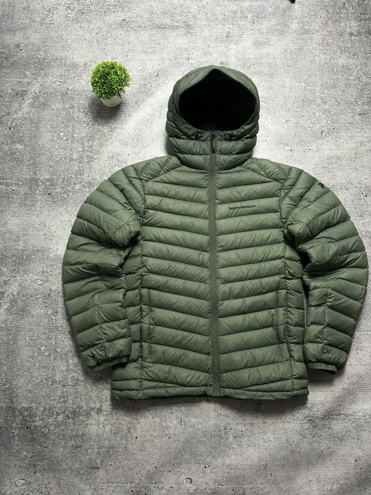 Peak Performance Peak Performance Frost Down Hood Outdoor Mountain Jacket Size US M / EU 48-50 / 2 - 2 Thumbnail
