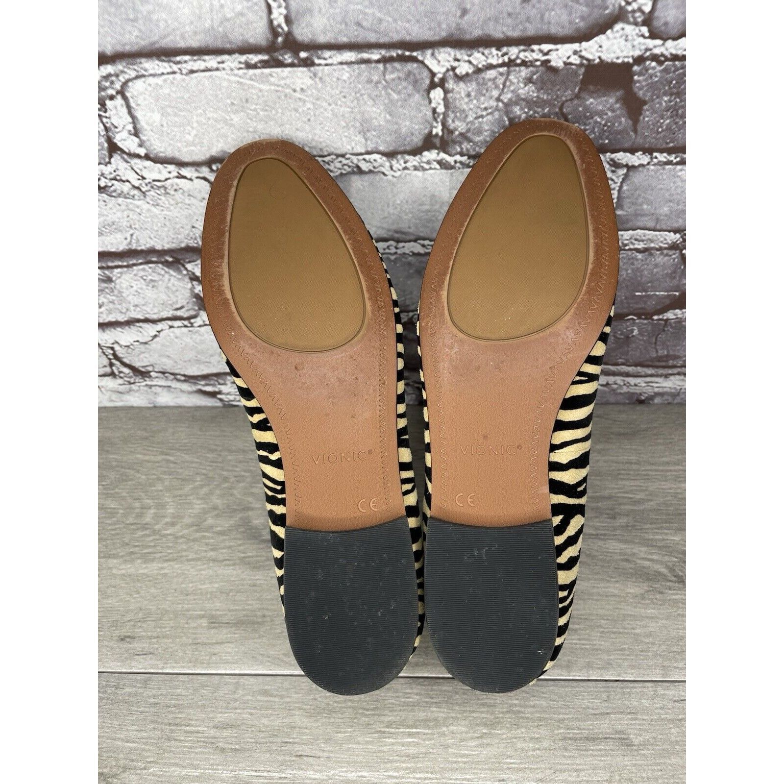 Other VIONIC Willa Tiger Print Yellow Black Stripe Flats Shoes Wom Size US 9.5 / IT 39.5 - 7 Thumbnail
