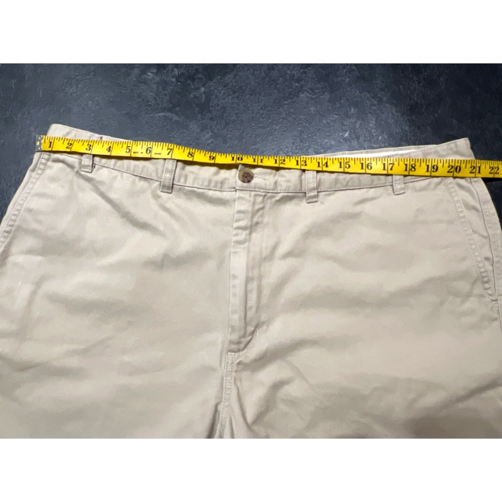 Lands' End VINTAGE Lands' End Chino Shorts Men 42 Traditional Fit Beige Flat Front 6" Inseam 42 Regular Mens Size US 42 / EU 58 - 2 Thumbnail