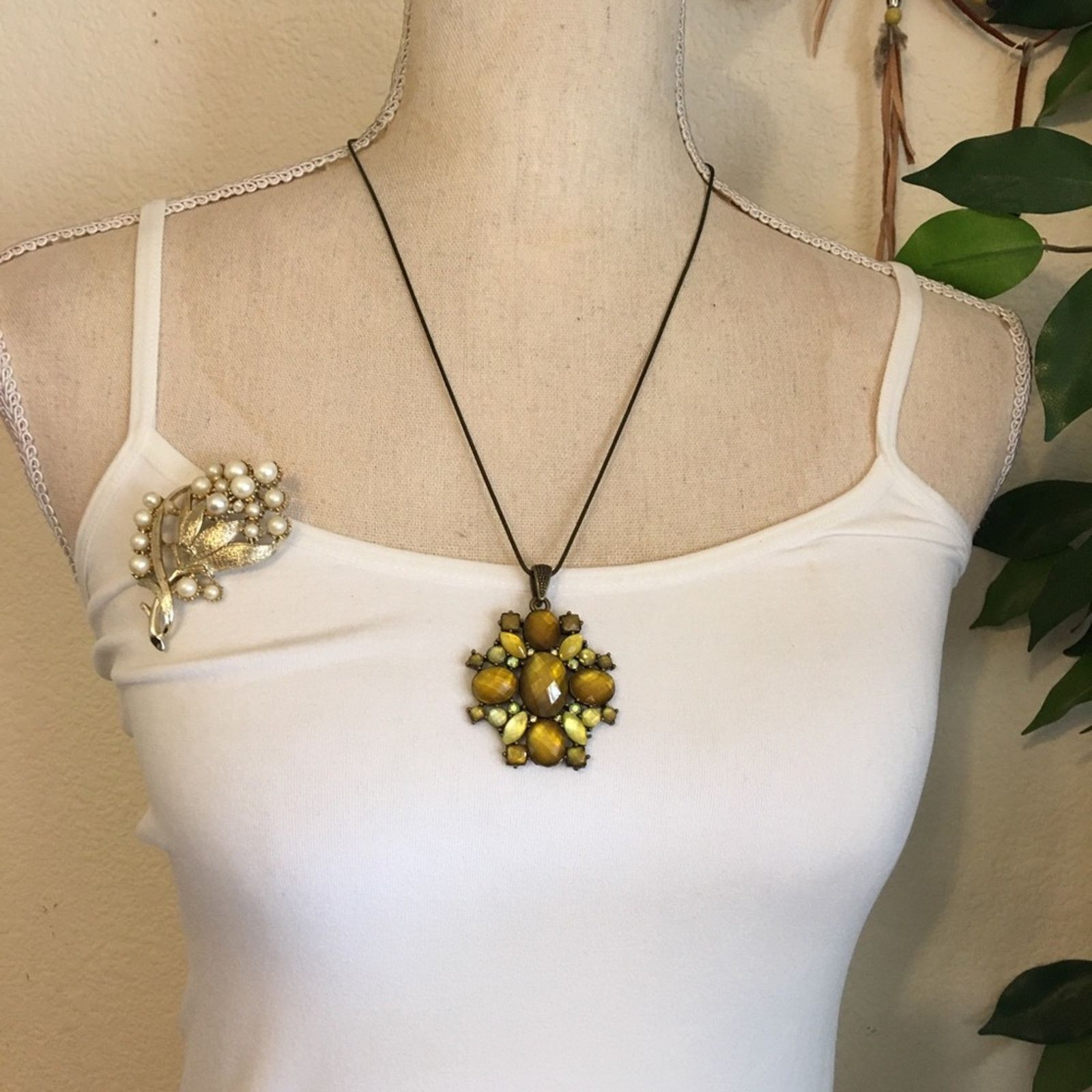 Vintage Vintage 50s Coro faux pearl gold cluster brooch Size ONE SIZE - 12 Thumbnail