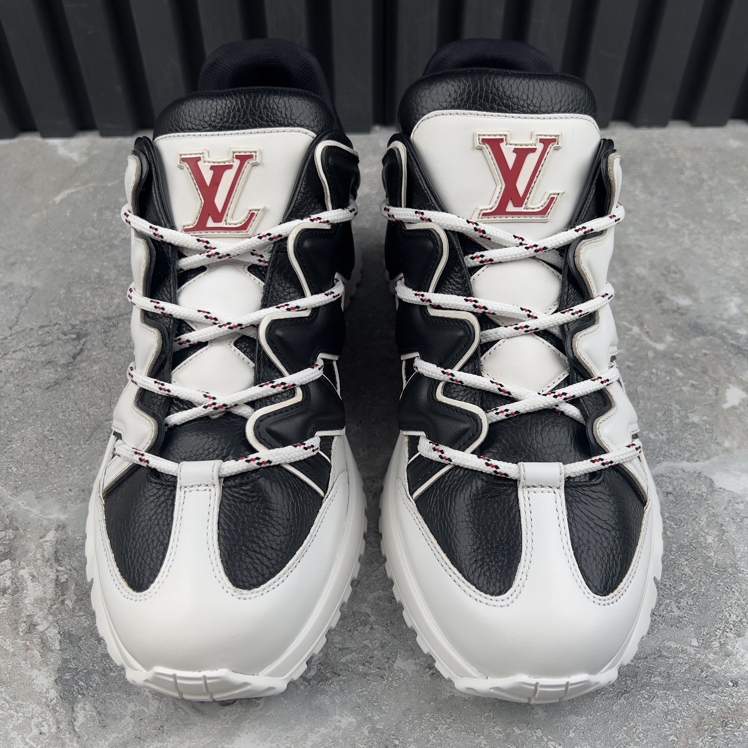 Louis Vuitton Zig Zag Logo Sneaker White Black Leather Size US 8 / EU 41 - 2 Thumbnail