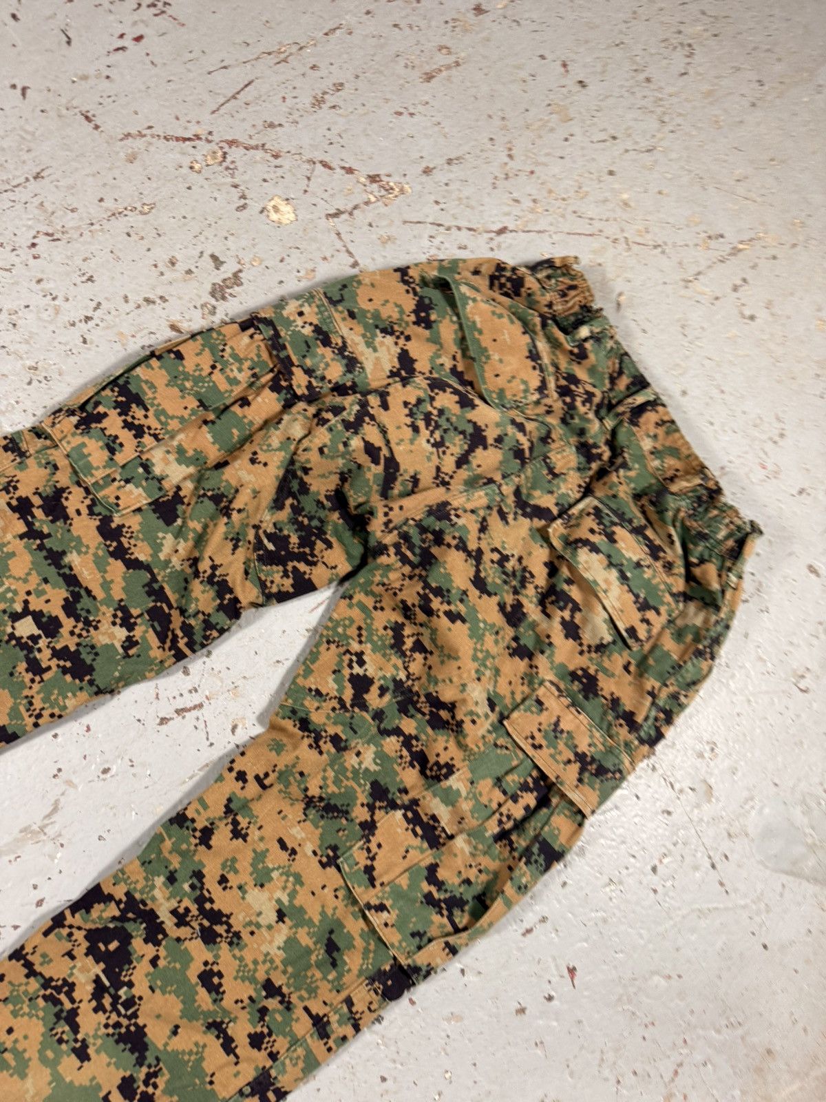 Other Vintage Digital Pixel Camo Cargo Miltisry Oants Size US 30 / EU 46 - 2 Thumbnail