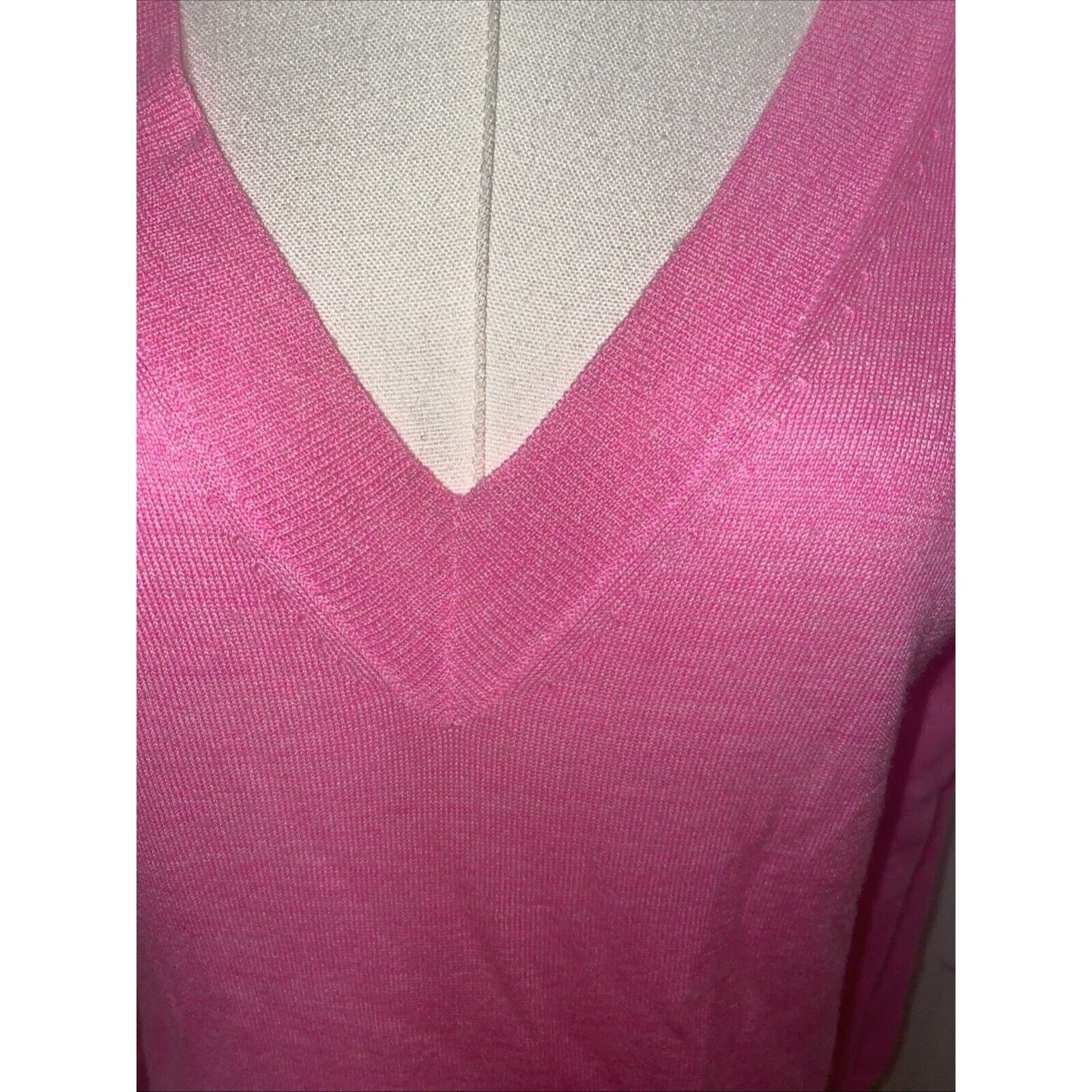 J.Crew J Crew Sweater Pink V Neck 100% Merino Wool Size XS Size XS / US 0-2 / IT 36-38 - 2 Thumbnail