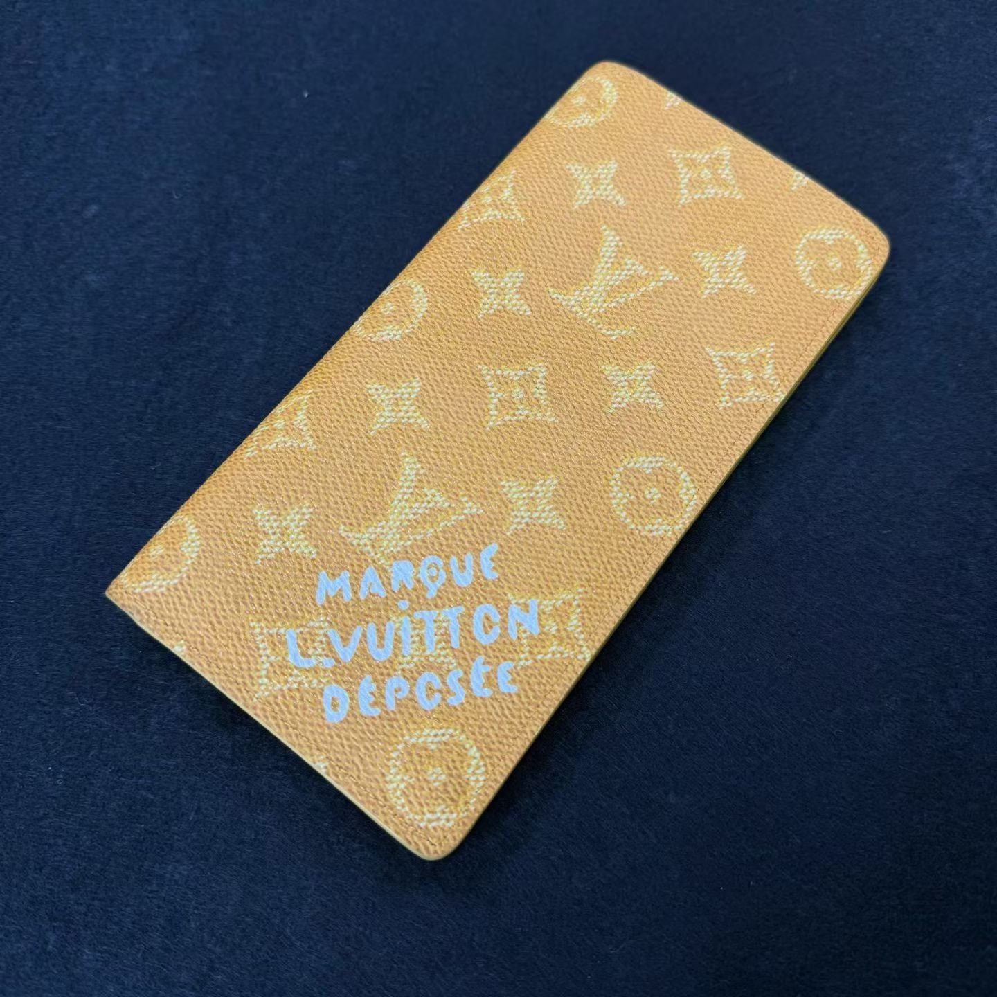 Louis Vuitton Louis Vuitton Yellow Item 25 Men Size ONE SIZE - 1 Thumbnail
