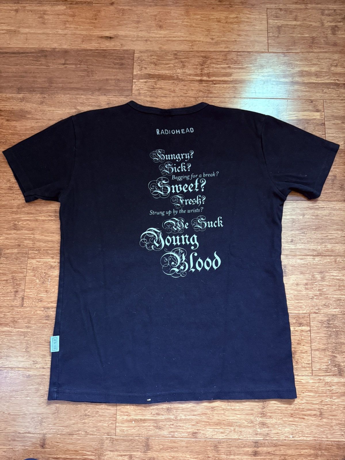 Other Radiohead “We Suck Young Blood” T-Shirt Size US M / EU 48-50 / 2 - 2 Thumbnail