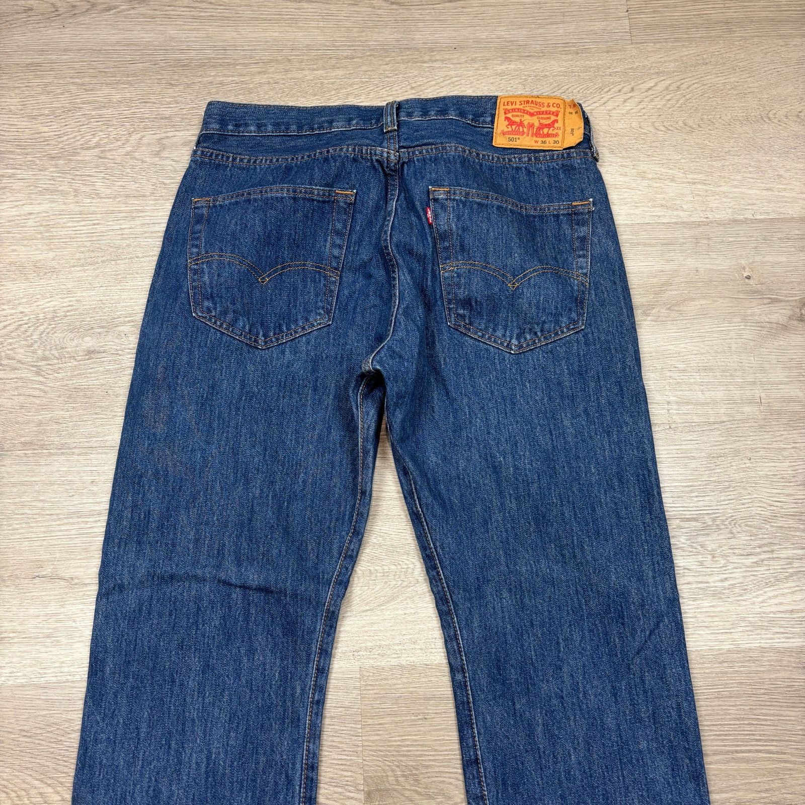 Levi's Levi's 501 Button Fly Straight Leg Jeans Men's 36x30 Size US 36 / EU 52 - 3 Thumbnail