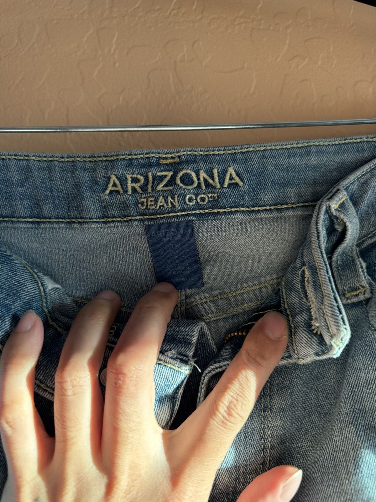 Arizona Jean Co. Arizona Jean Co. Light Wash Distressed Skinny Jeans Size 28" / US 6 / IT 42 - 4 Thumbnail