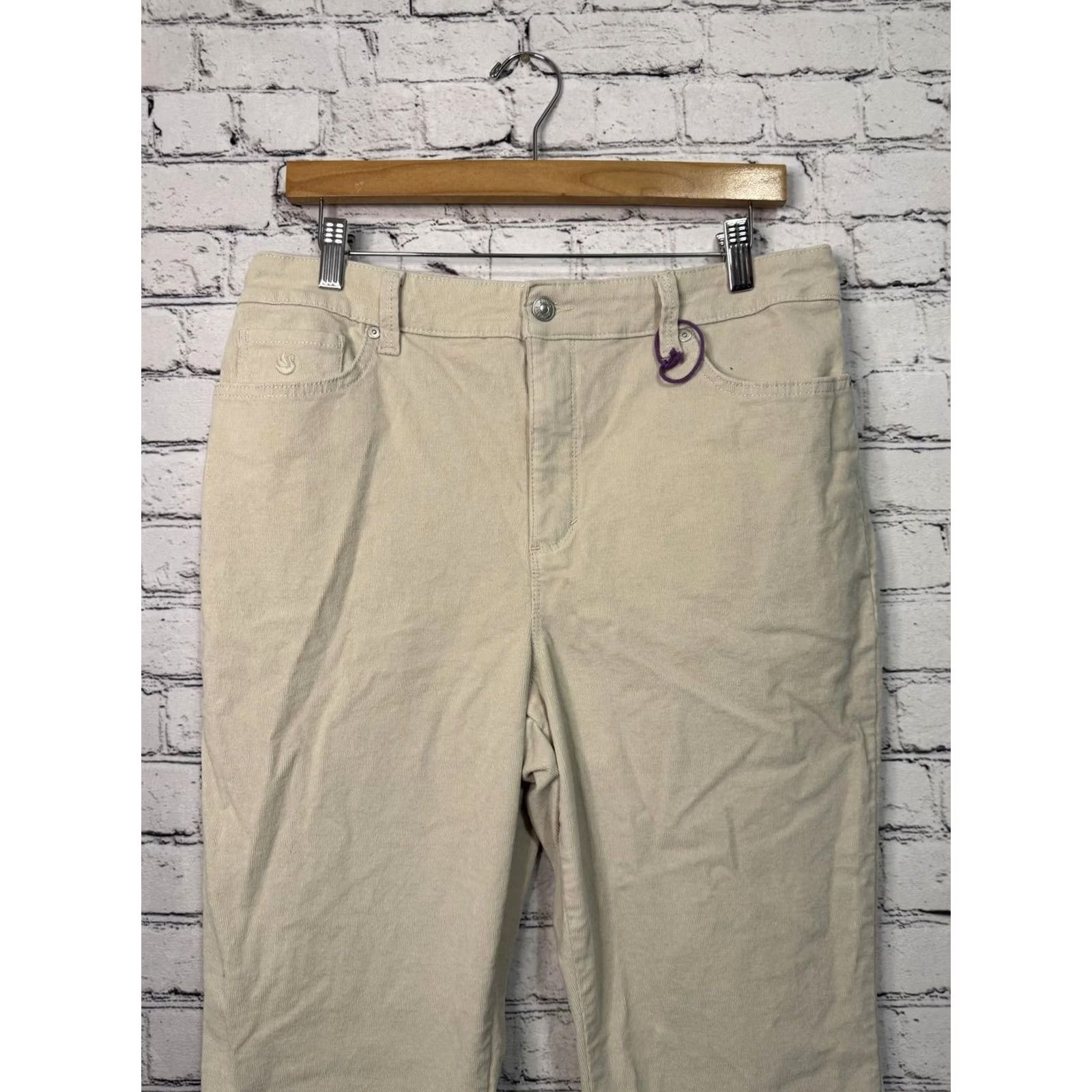 Gloria Vanderbilt Gloria Vanderbilt Amanda Women's Casual Pants Beige Size 12 Short Regular 34x27 Pants Straight Button Front Size 24" / US 00 / IT 34 - 4 Thumbnail
