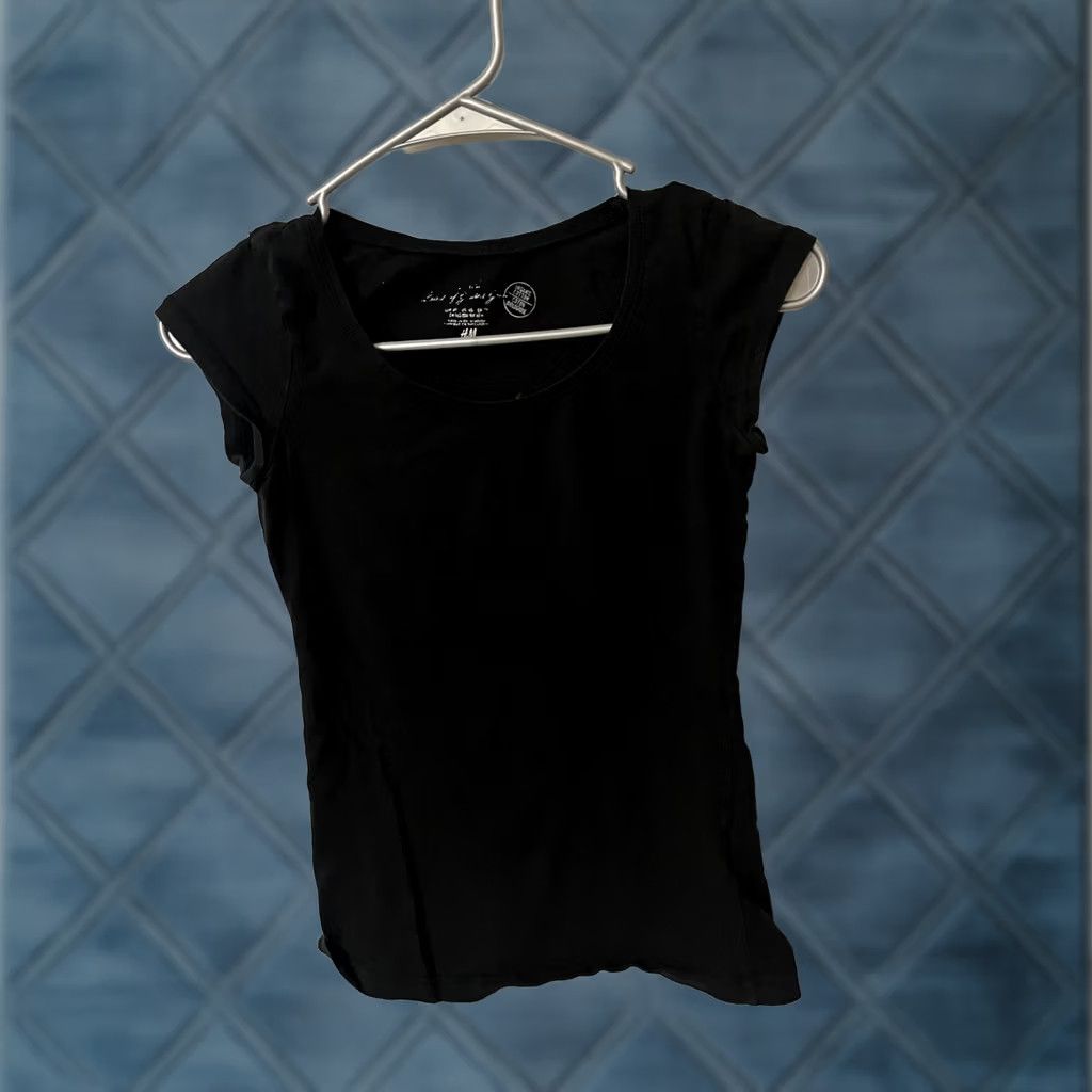 H&M H&M HM LOGG Women’s XS Black Solid Blouse Top T-Shirt Short Sleeve Shirt Adult XS Black 100% Cotton Regular Women Size XS / US 0-2 / IT 36-38 - 1 Thumbnail