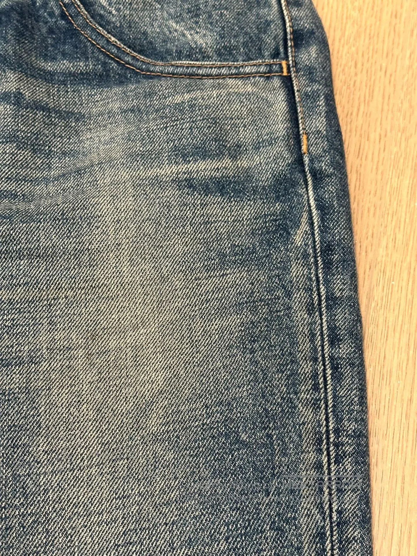 Celine CELINE Dylan Triomphe Gold Chain Flared Jeans 28. Size 28" / US 6 / IT 42 - 3 Thumbnail