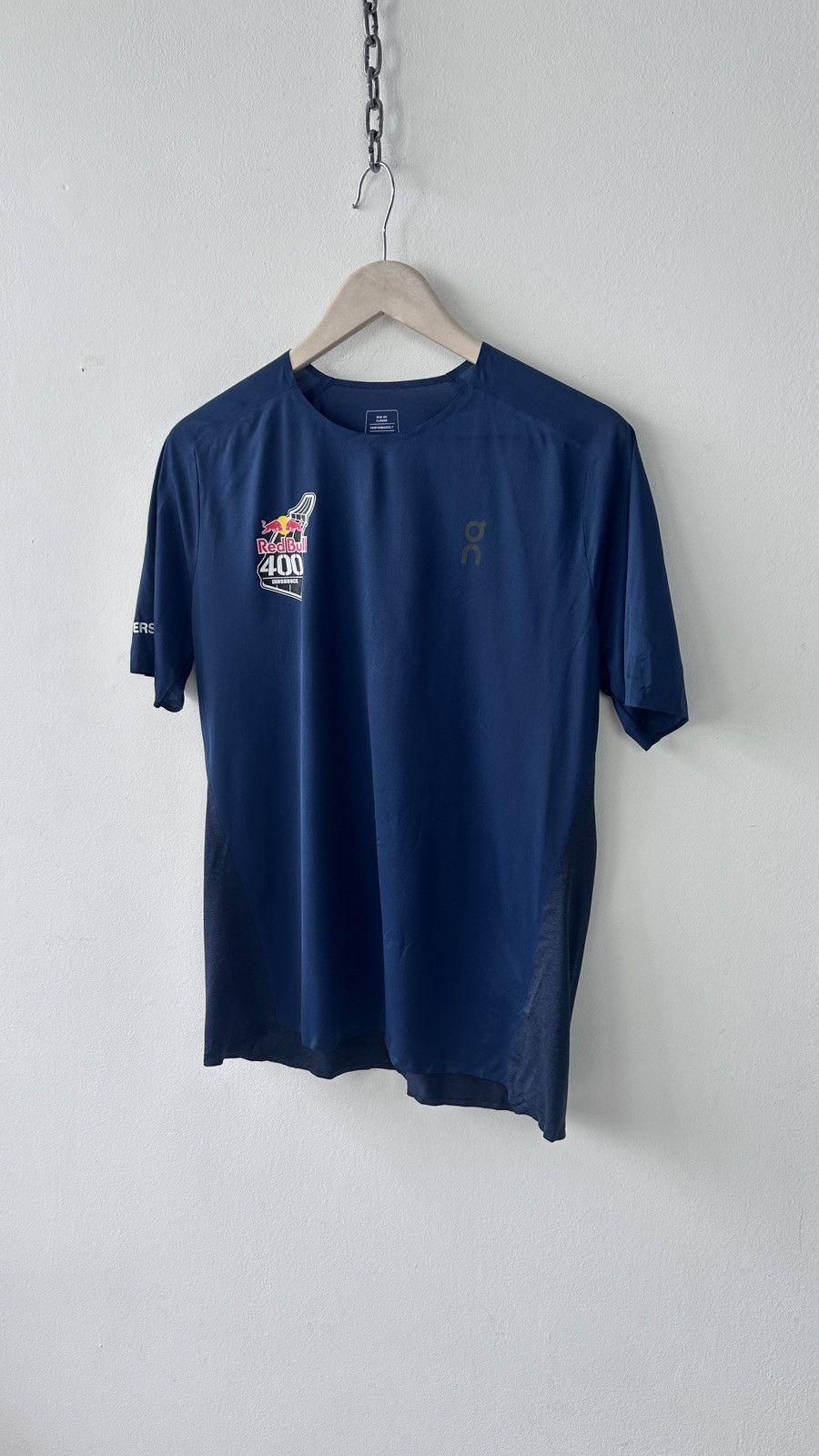 On On Running Performance T-Shirt Red Bull 400 Event Racing Top Size US M / EU 48-50 / 2 - 4 Thumbnail