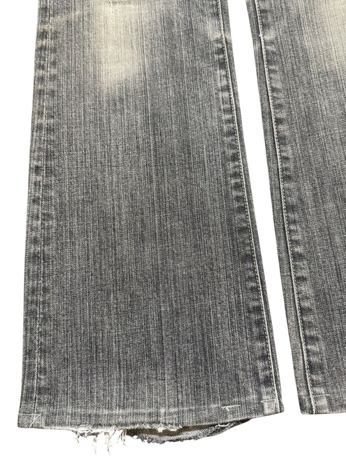 Uniqlo Vintage Japanese Uniqlo Faded Wash Whiskers Wide Leg Flare Size US 28 / EU 44 - 7 Thumbnail