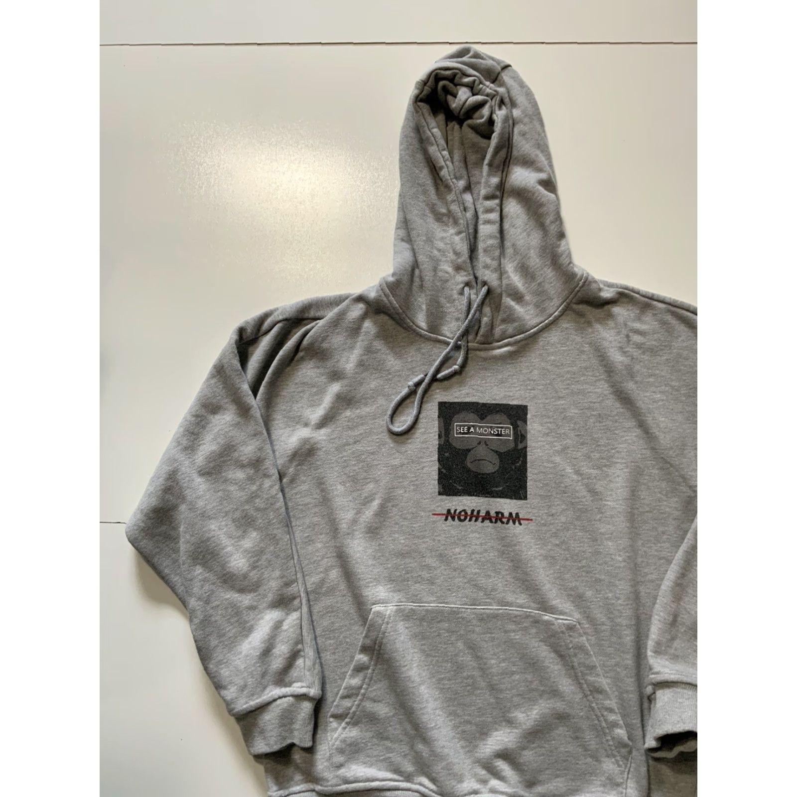 Vintage Guelenkke See A Monster No Harm Monkey Graphic Heather Grey Pullover Hoodie M Mens Size M Sweatshirt Hoodie Size US M / EU 48-50 / 2 - 3 Thumbnail