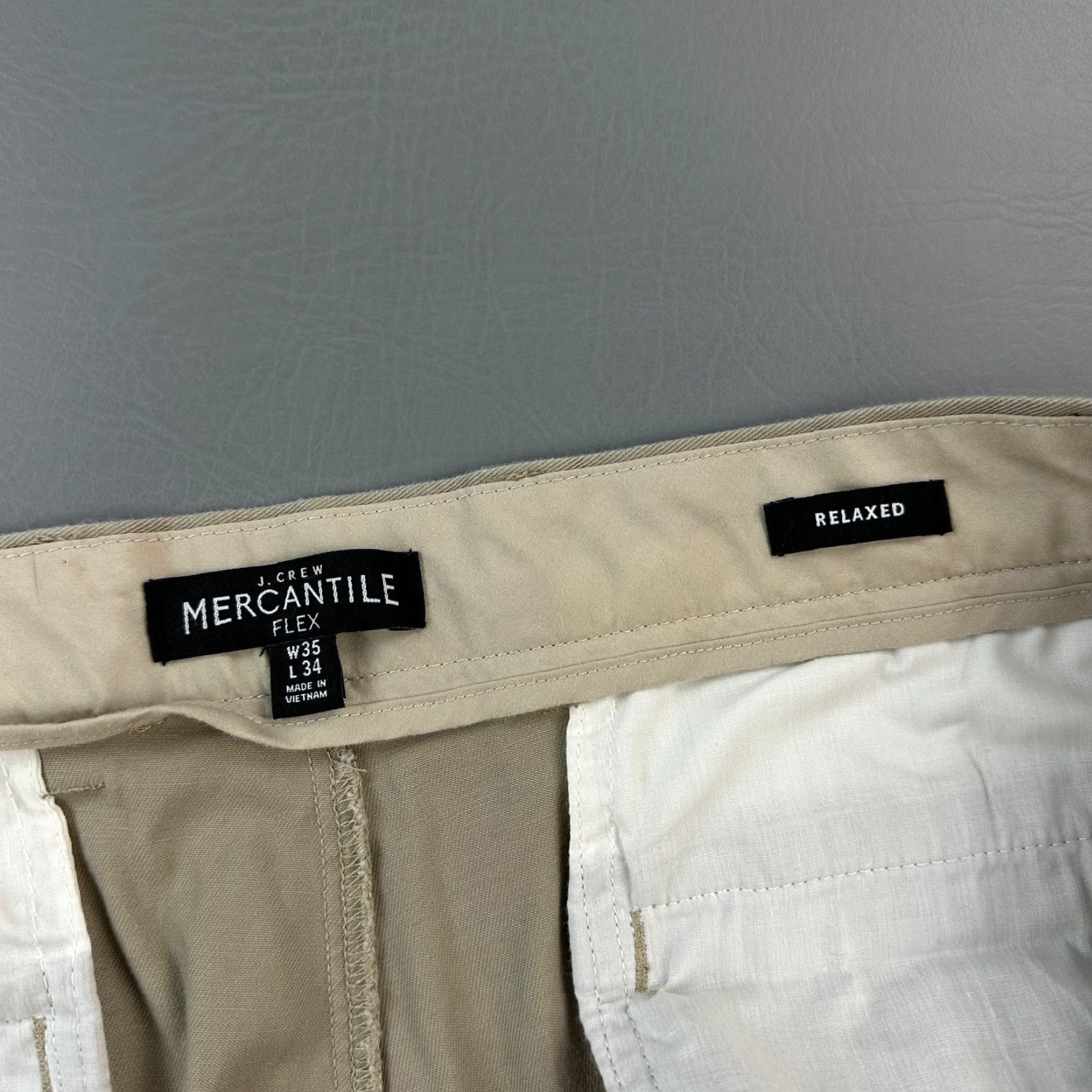 J.Crew J Crew Mercantile Flex Pants Mens 35x34 35x33 Beige Flat Front Chino Relaxed Size US 35 - 6 Thumbnail