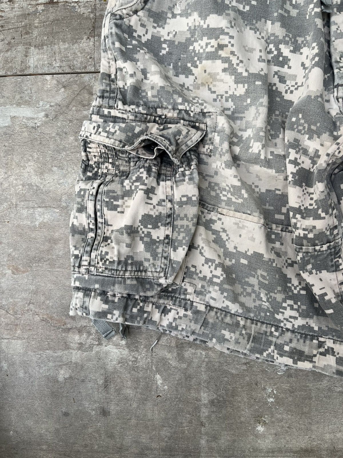 Vintage Vintage Faded Digi Camo Short Thrashed Size US 34 / EU 50 - 4 Thumbnail