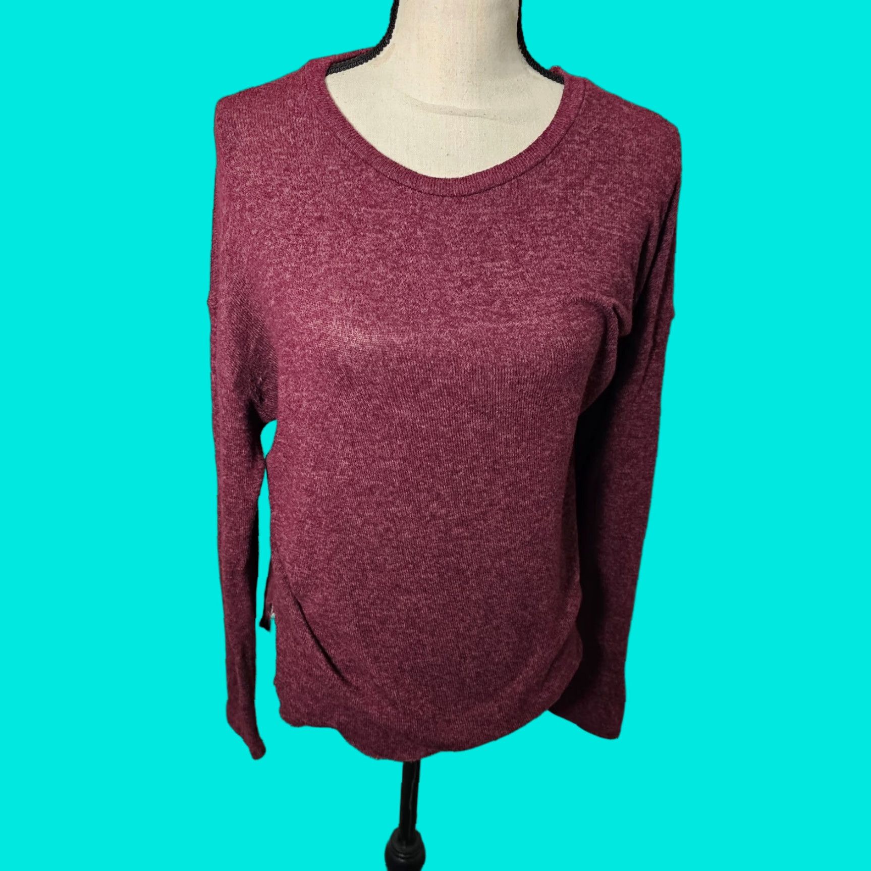 American Eagle Outfitters American Eagle Outfitters Shirt Women M Red Solid Long Sleeve Cotton Blend Size M / US 6-8 / IT 42-44 - 1 Thumbnail