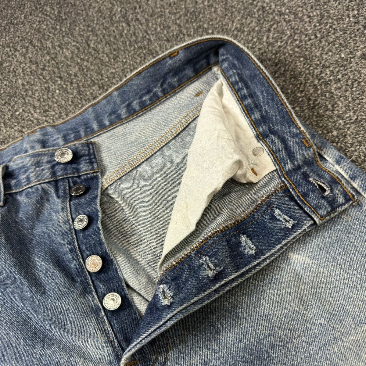 Levi's Vintage Clothing Vintage Levis 501 Acid Washed Faded Aging Denim Made in Usa Size US 33 - 14 Thumbnail