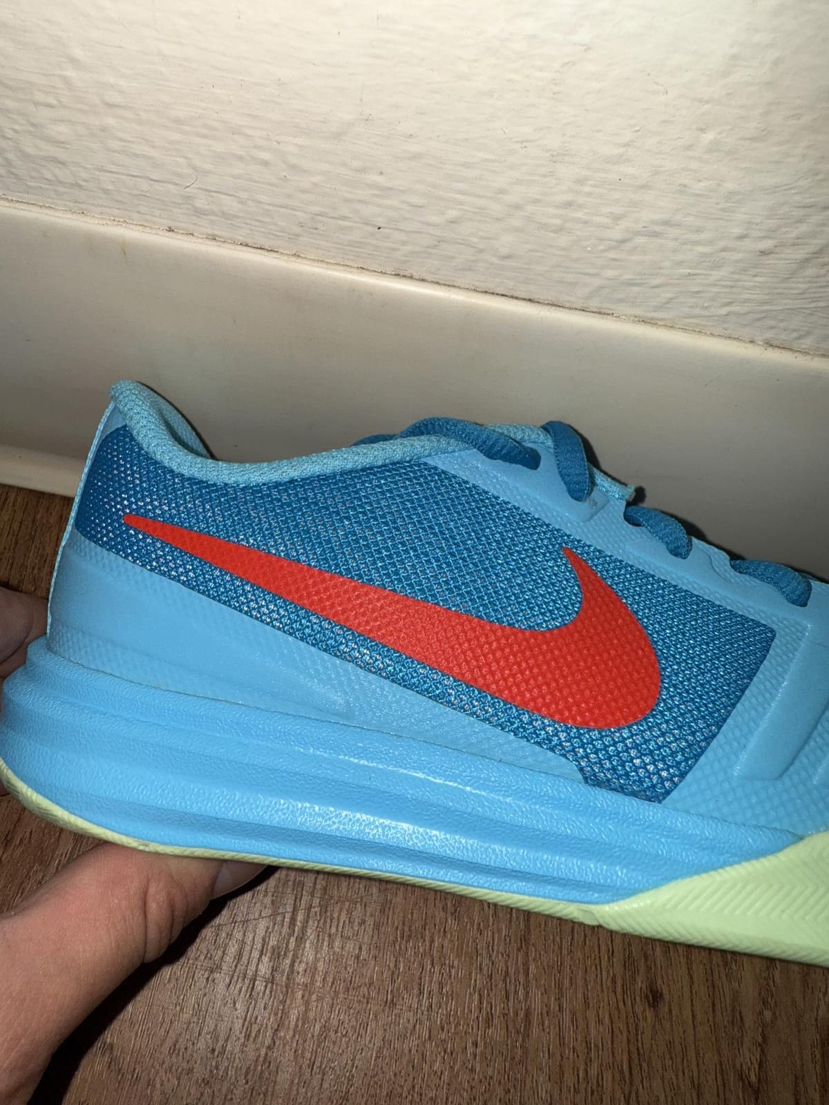 Nike Nike Kobe Mentality Clear Water (Gs) Size US 5 / EU 37 - 12 Thumbnail