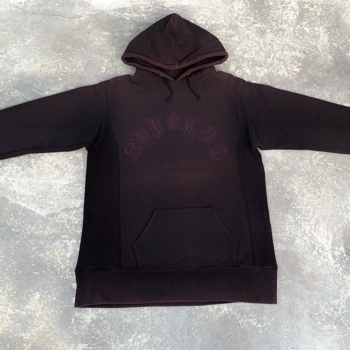 Supreme Rare! Vintage Faded Supreme Gothic Hoodie Embroidery Logo Size US M / EU 48-50 / 2 - 3 Thumbnail