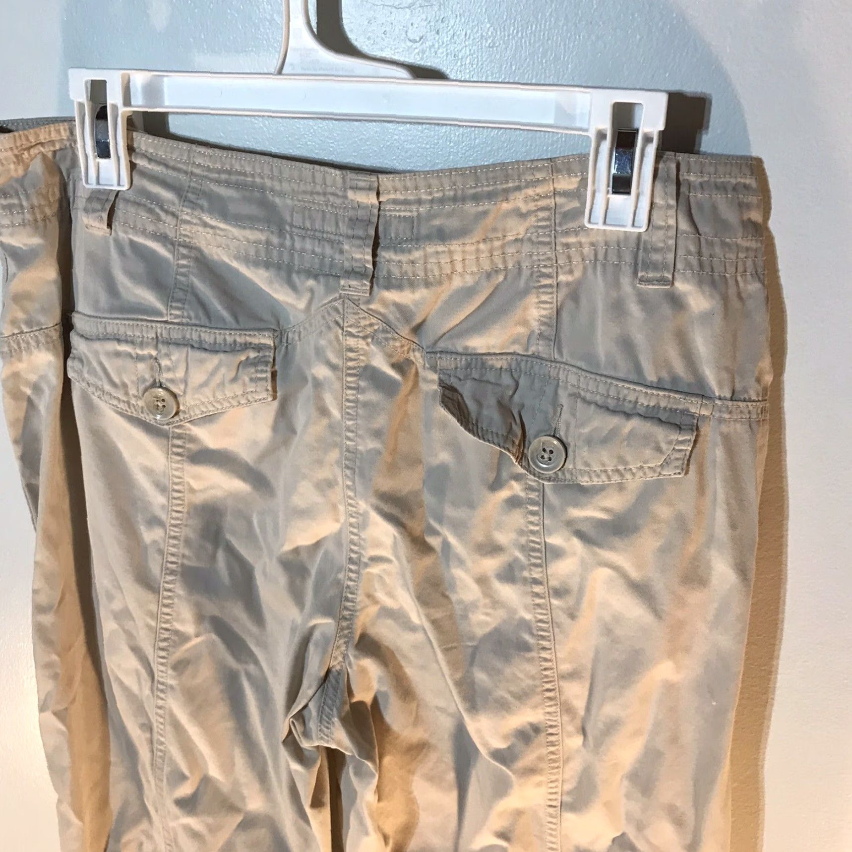 Geoffrey Beene Geoffrey Beene Cropped Cargo Pants Womens Size 8 Beige Regular Fit Lightweight Pockets Comfort Modern Workwear Casual Size 30" / US 8 / IT 44 - 5 Thumbnail