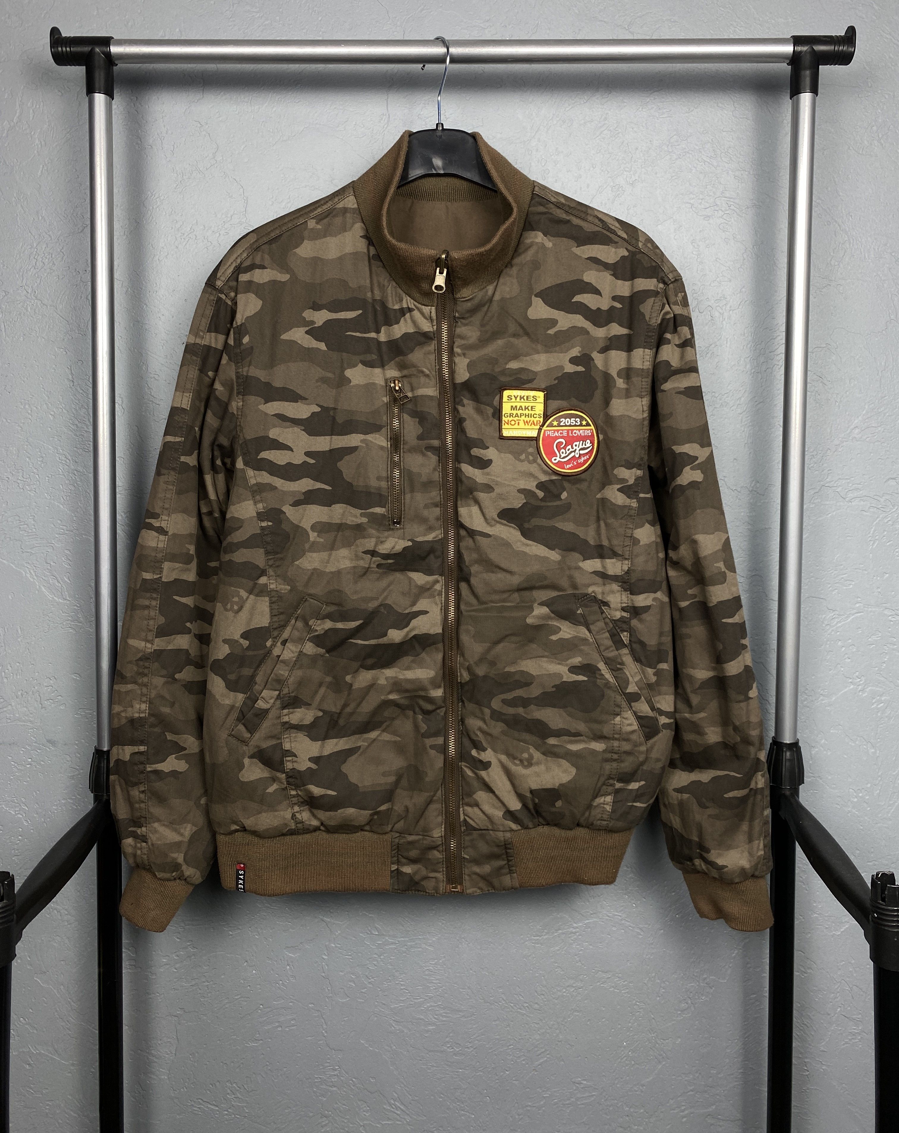 image of Levis x Levis Vintage Clothing Levi's Sykes Vintage Military Reversible Bomber Jacket in Camo (Size