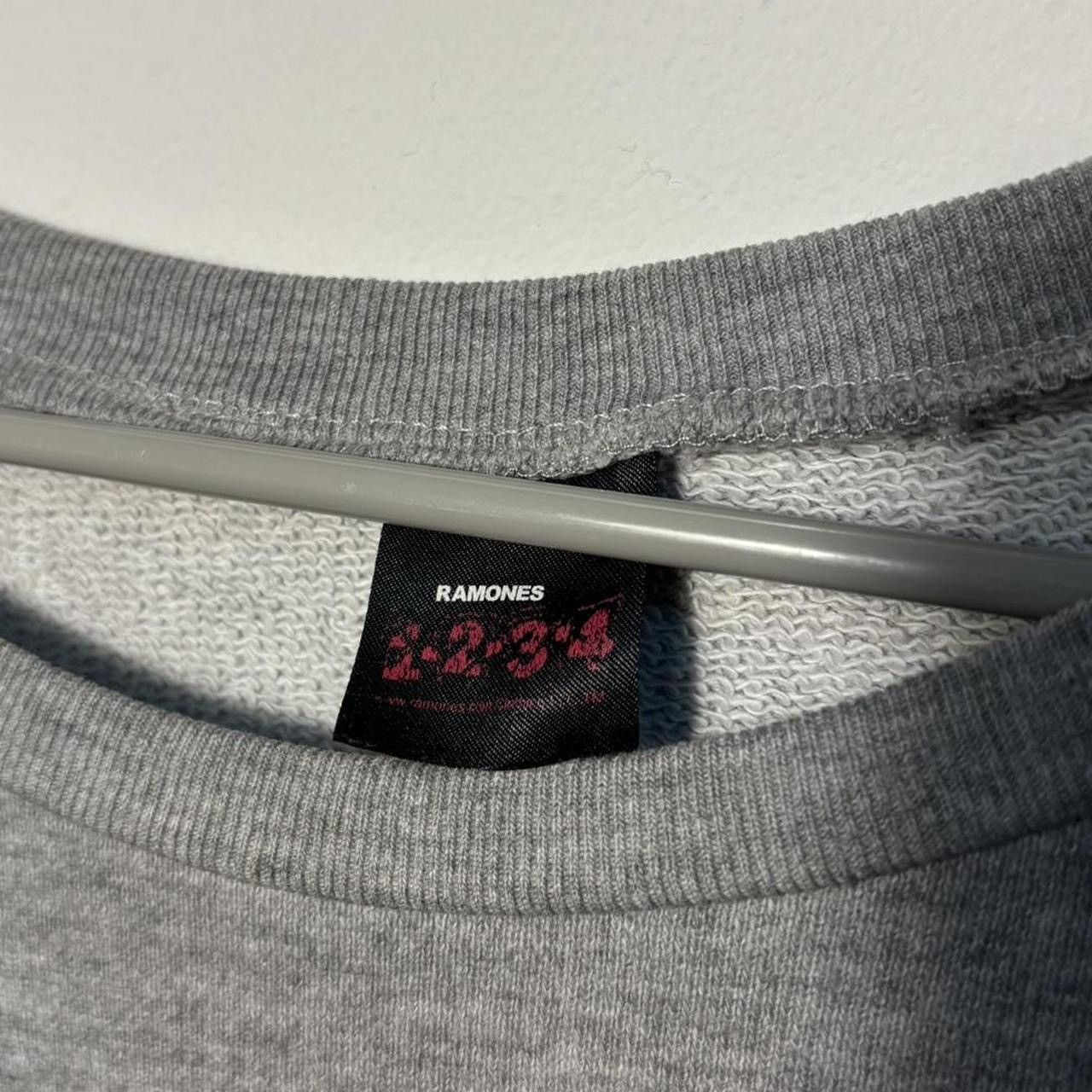 Band Tees Early 2000s Heather Grey Ramones Band crewneck Sweatshirt Size S / US 4 / IT 40 - 4 Thumbnail