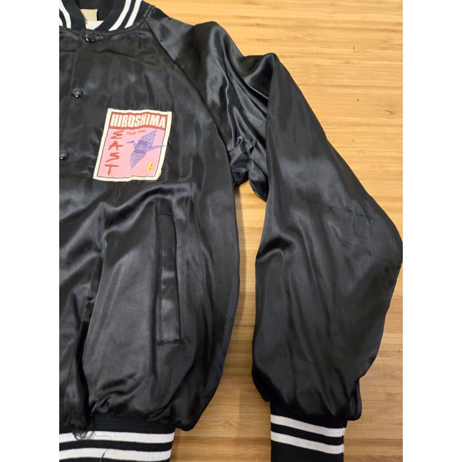 Vintage VINTAGE Hiroshima East Tour 1990 Black Medium Jacket Distressed Auburn Sportswear Graphic Print Embroidered Logo Mens Music 1990s Size US M / EU 48-50 / 2 - 2 Thumbnail