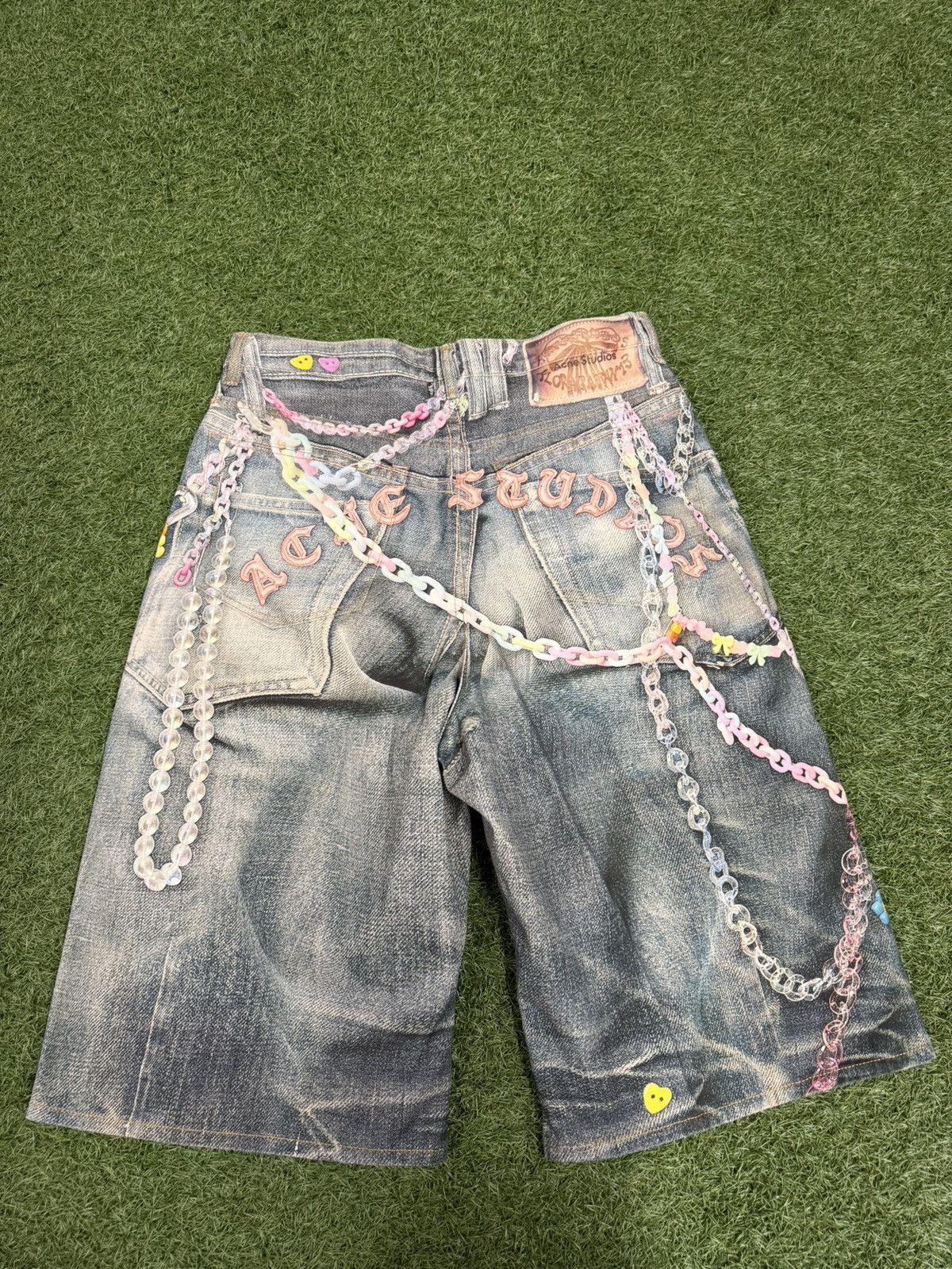 Acne Studios Acne Studios Kawaii Keychains Denim Shorts Size US 34 / EU 50 - 2 Thumbnail