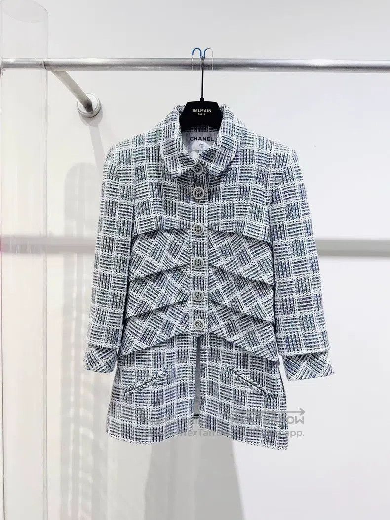 Chanel Chanel 18s Waterfall Series ruffled jacket Size XS / US 0-2 / IT 36-38 - 1 Thumbnail