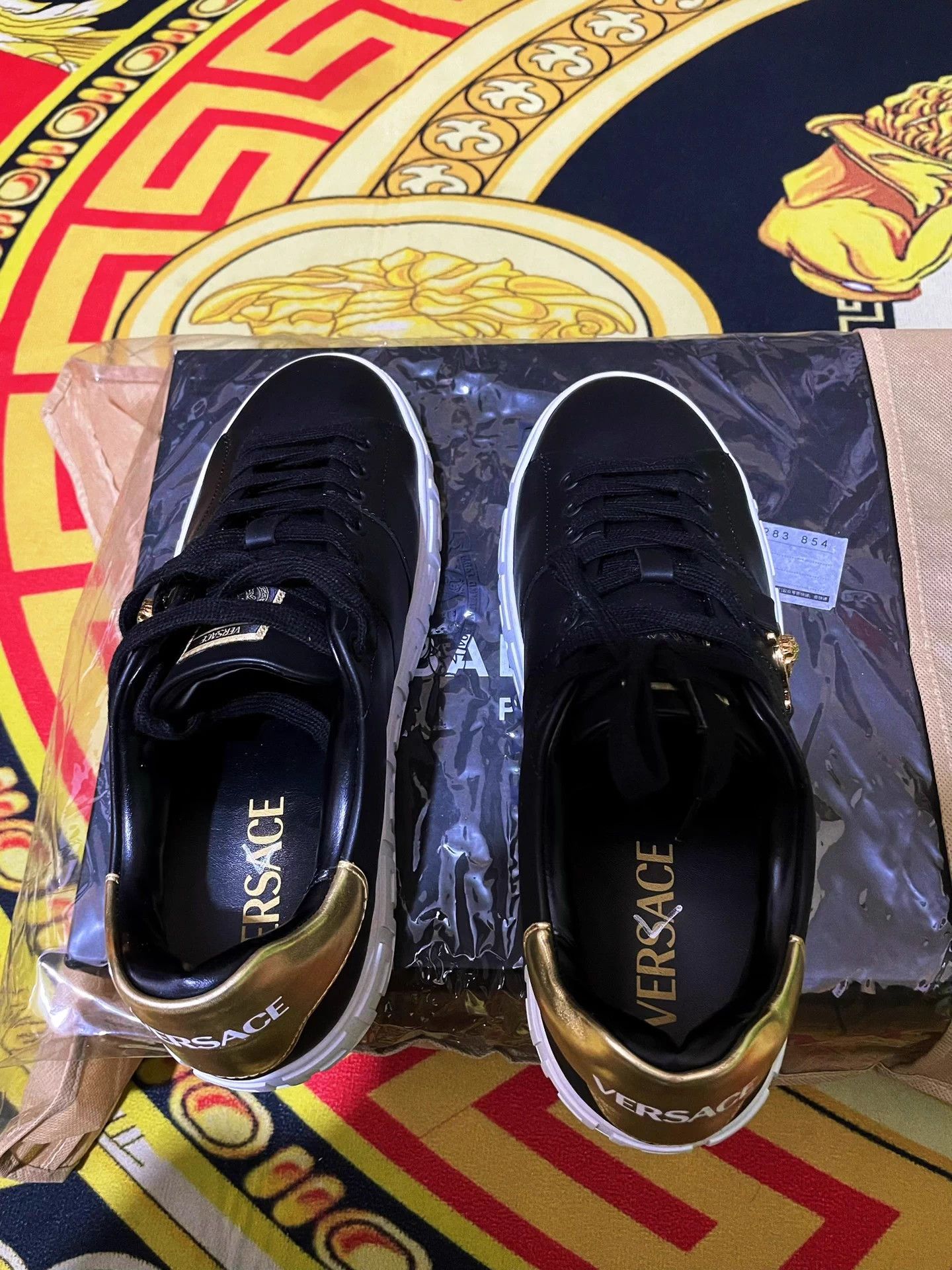 Versace Versace 25S Greca Calfskin Round Toe Lace-Up Low Top Size US 8 / EU 41 - 7 Thumbnail